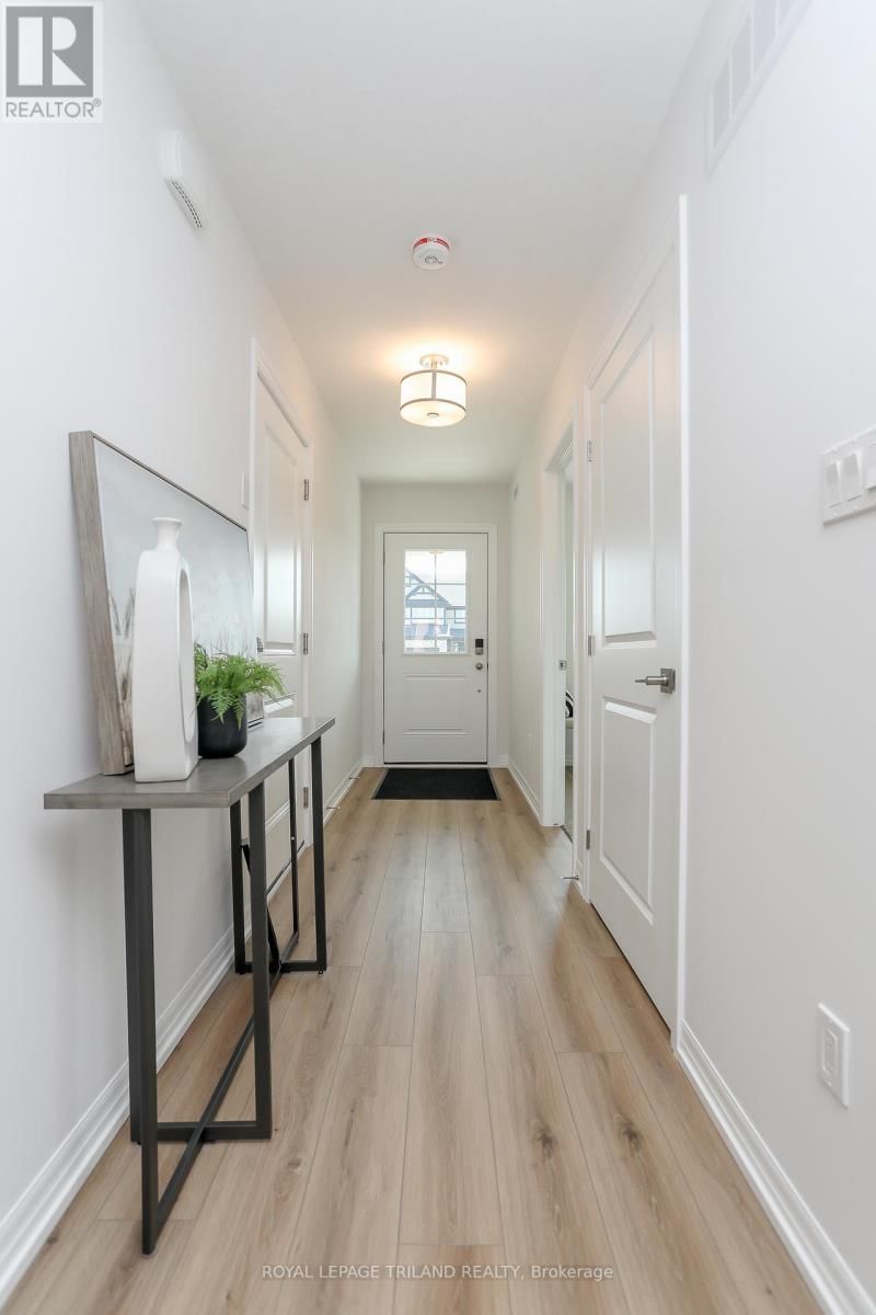 168 RENAISSANCE DRIVE Image 33