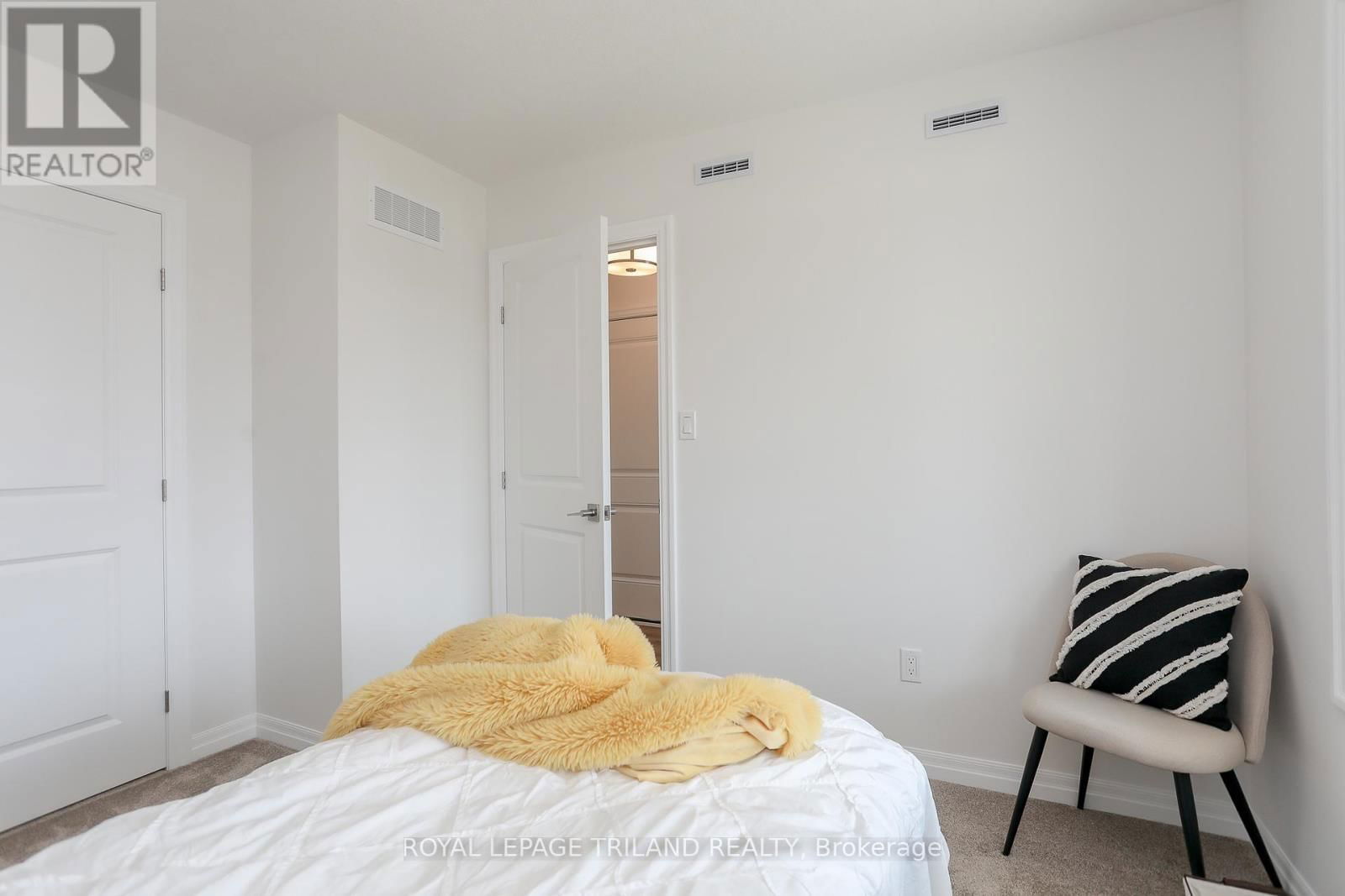 168 RENAISSANCE DRIVE Image 36
