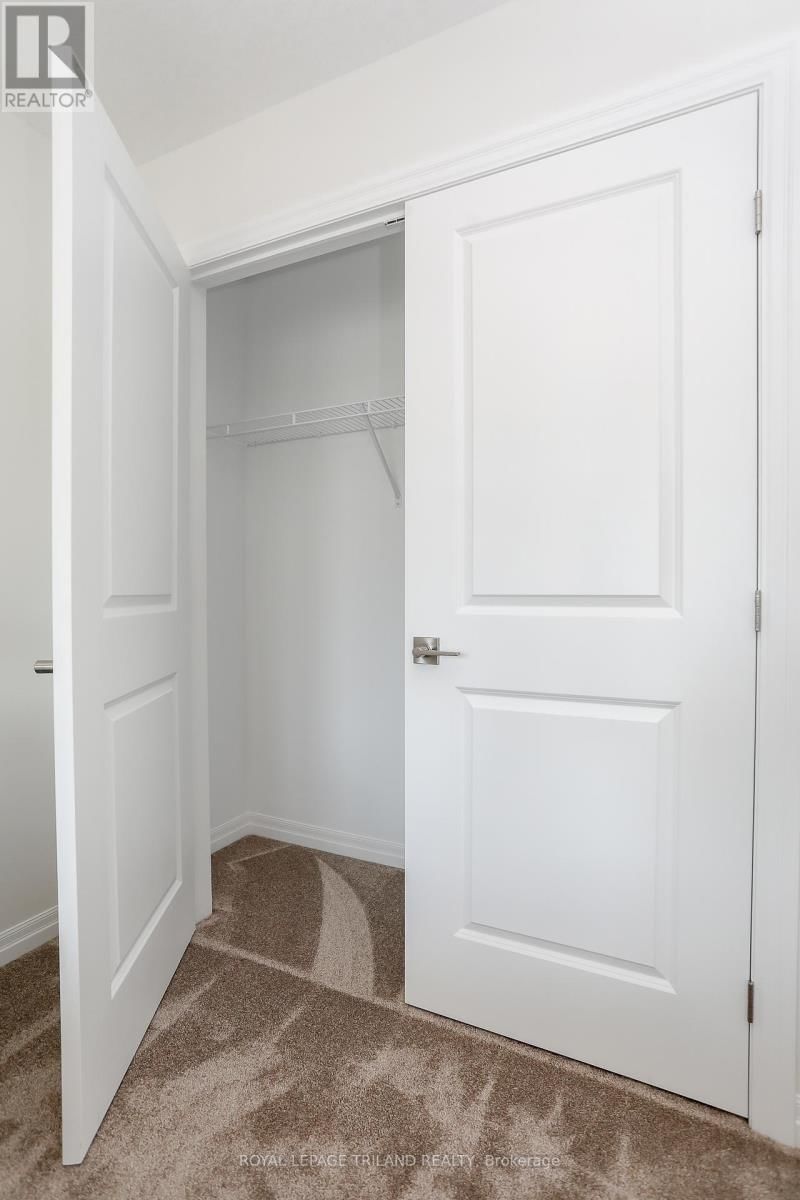 168 RENAISSANCE DRIVE Image 37
