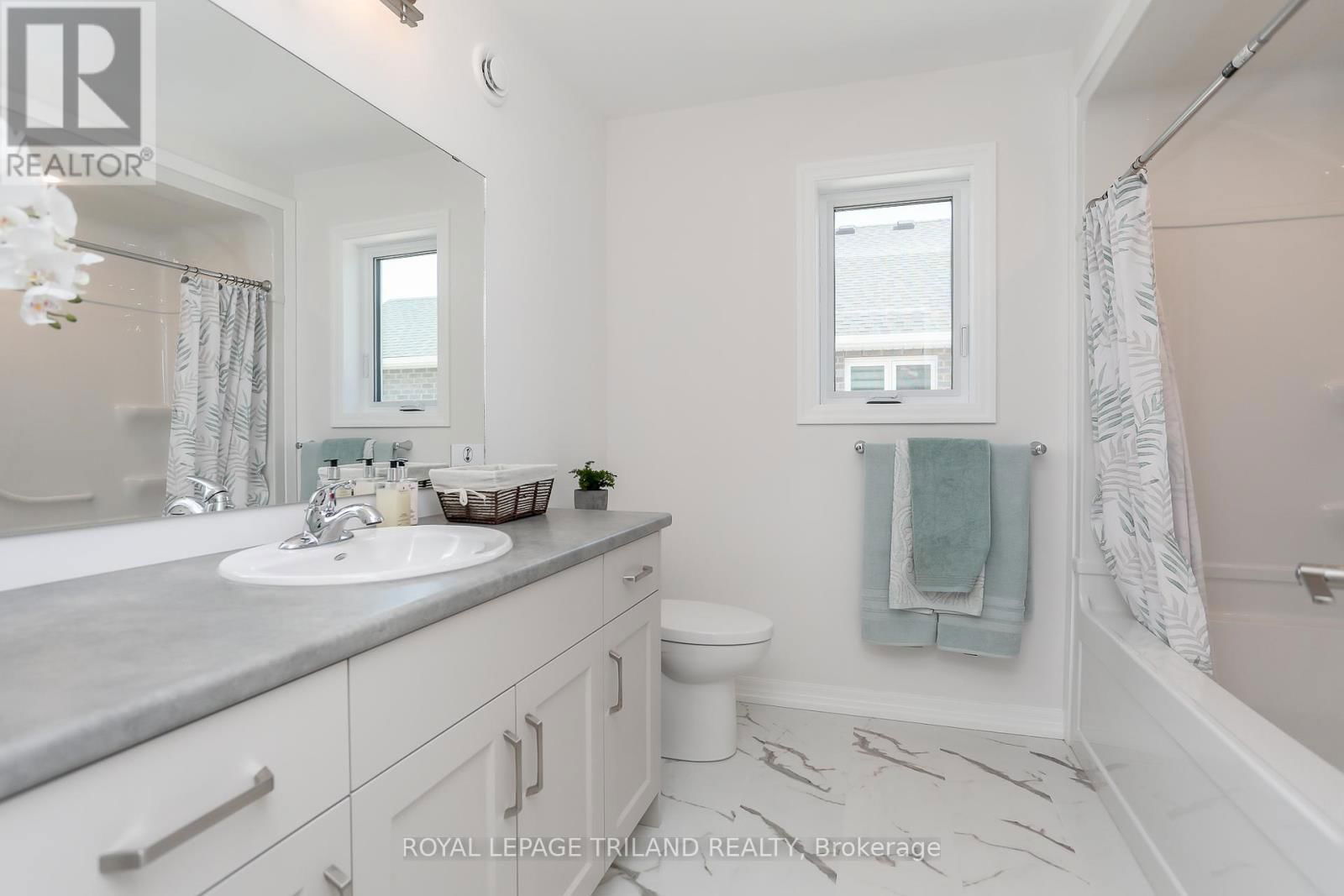 168 RENAISSANCE DRIVE Image 39