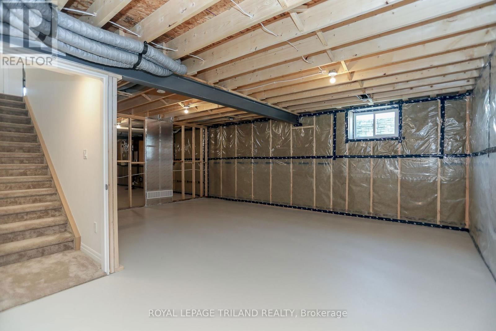 168 RENAISSANCE DRIVE Image 44