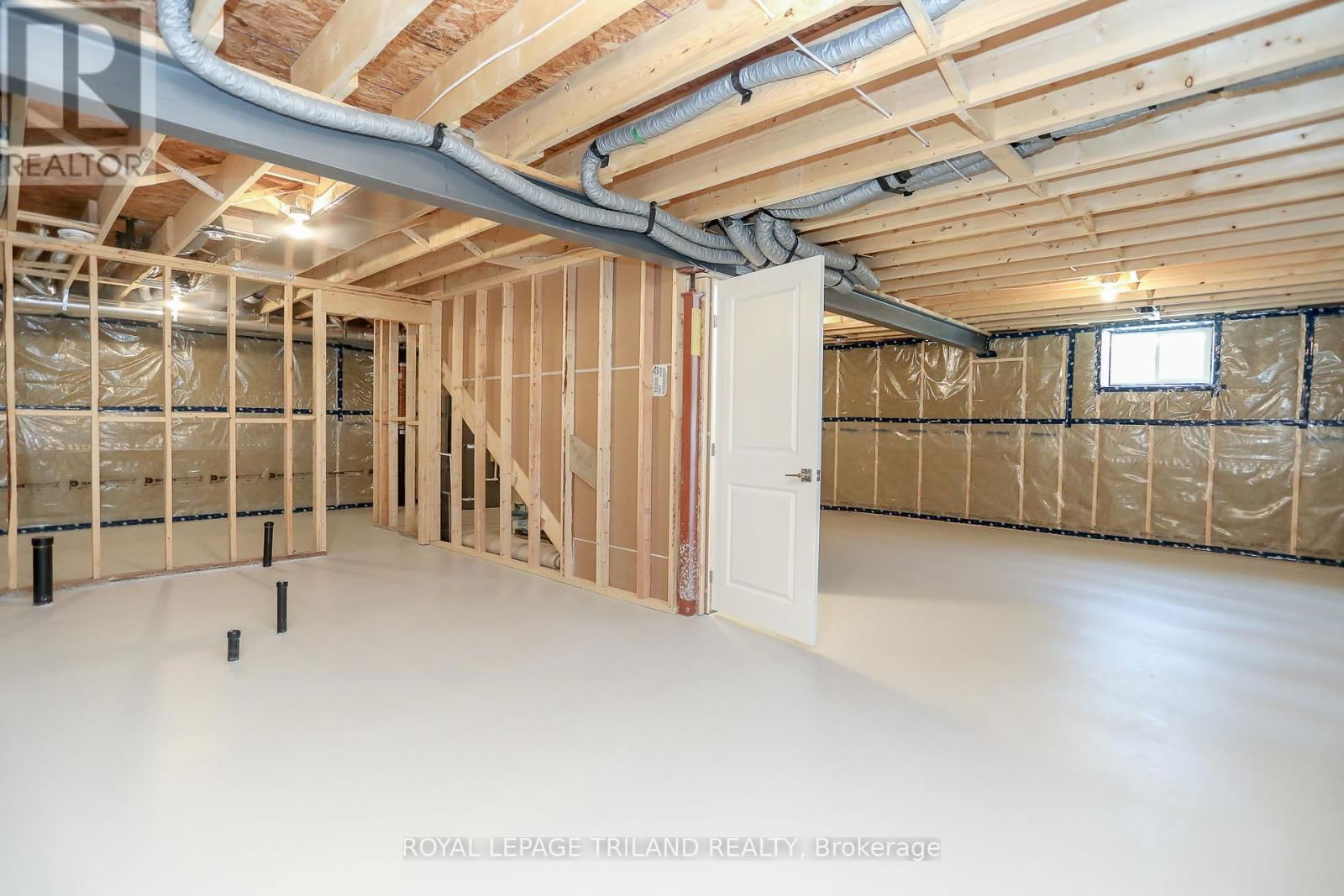 168 RENAISSANCE DRIVE Image 45