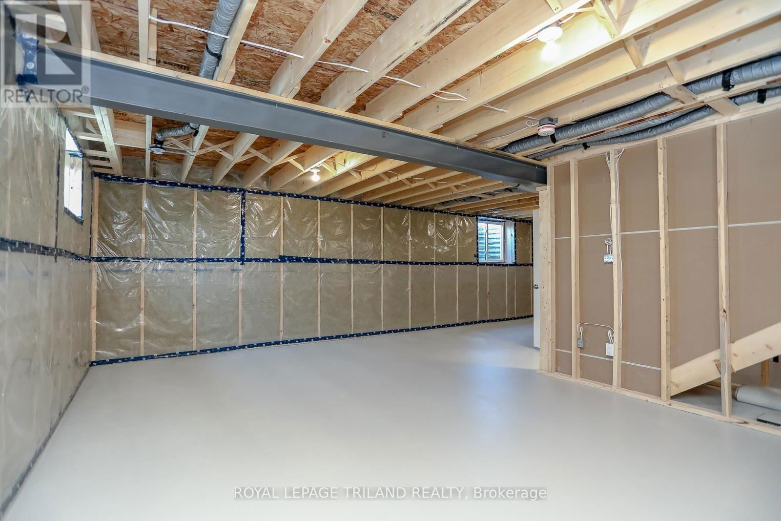 168 RENAISSANCE DRIVE Image 47
