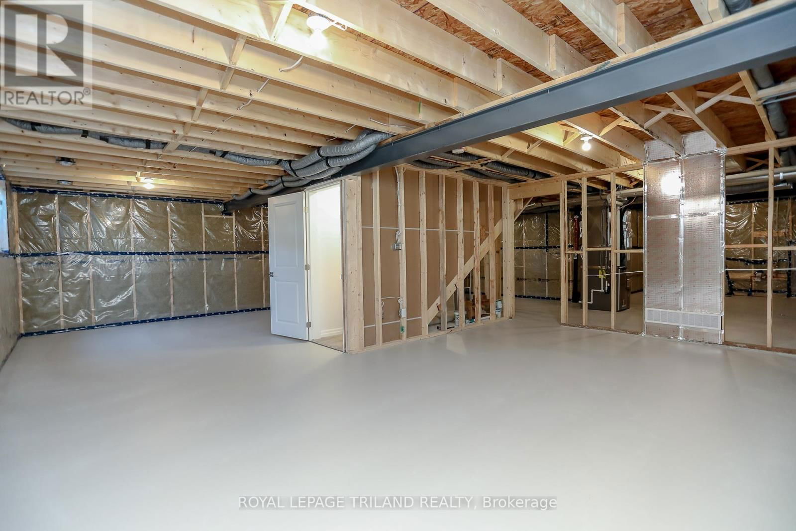 168 RENAISSANCE DRIVE Image 48
