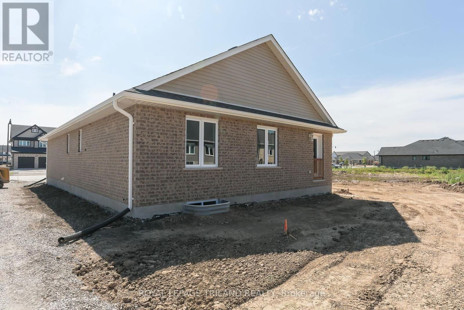 168 RENAISSANCE DRIVE Image 50