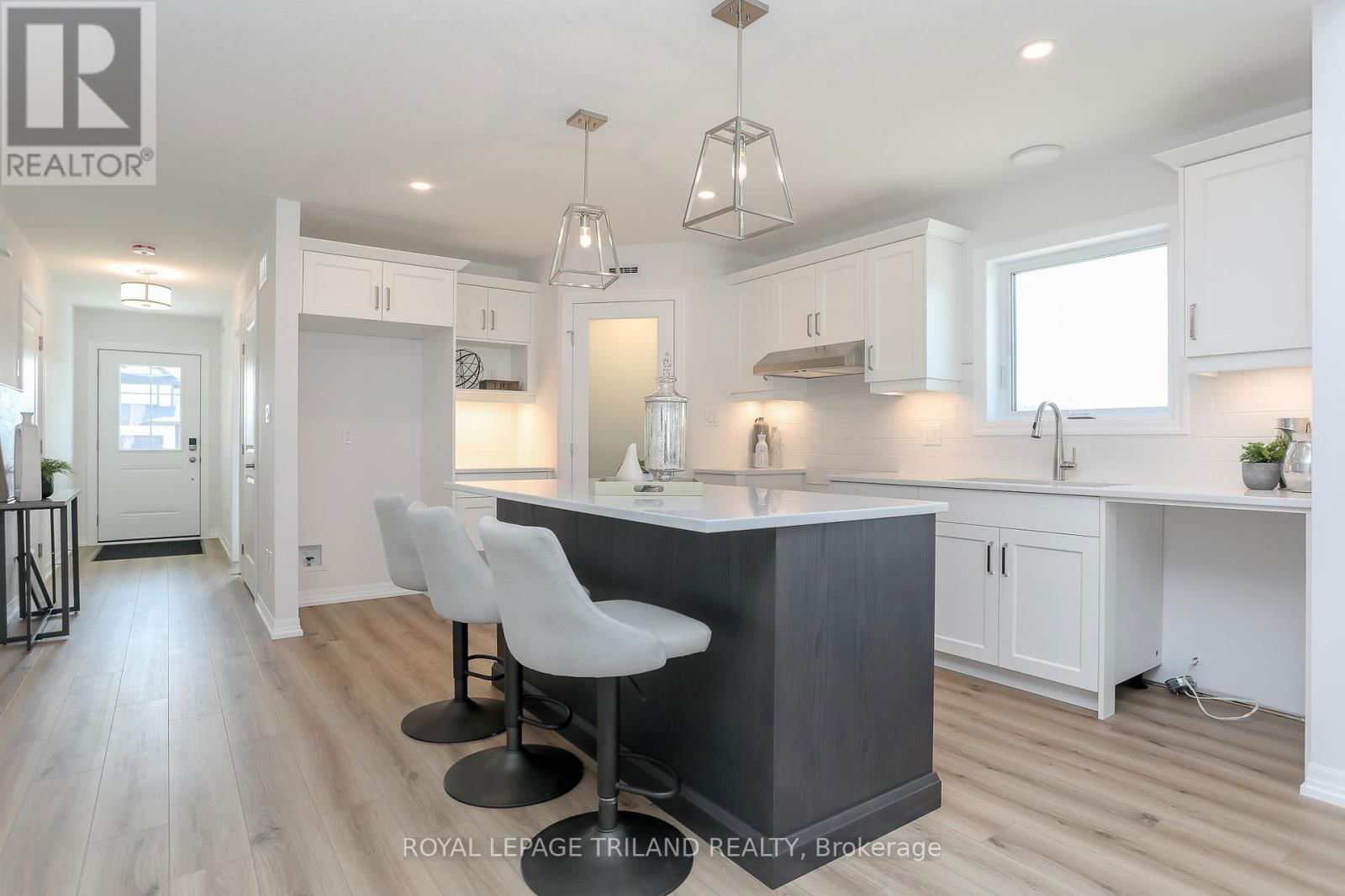 168 RENAISSANCE DRIVE Image 9