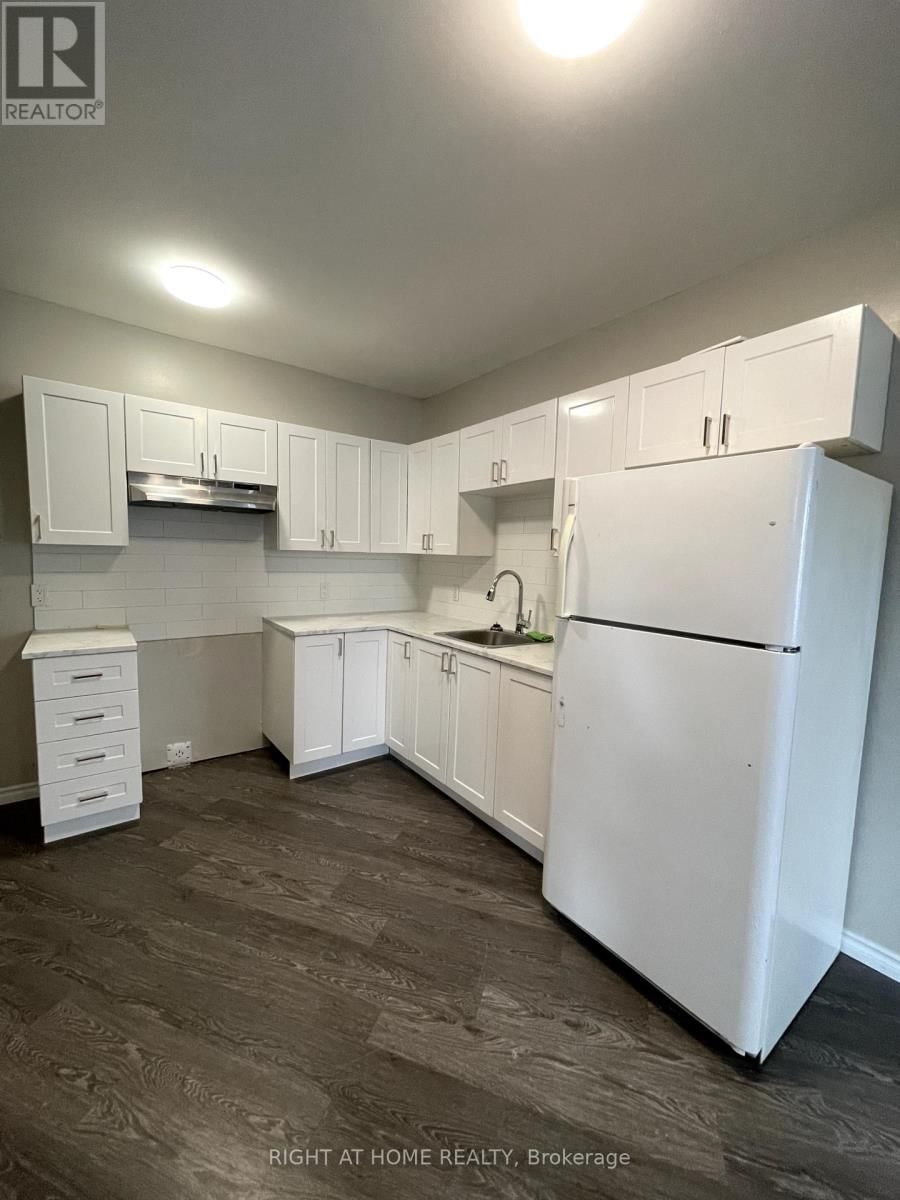 18 WELLINGTON STREET WEST Image 3
