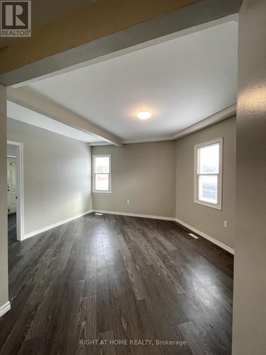 18 WELLINGTON STREET WEST Image 7