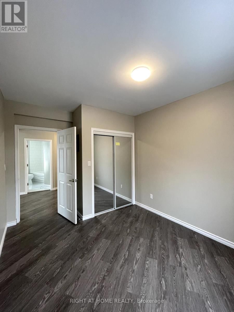 18 WELLINGTON STREET WEST Image 9