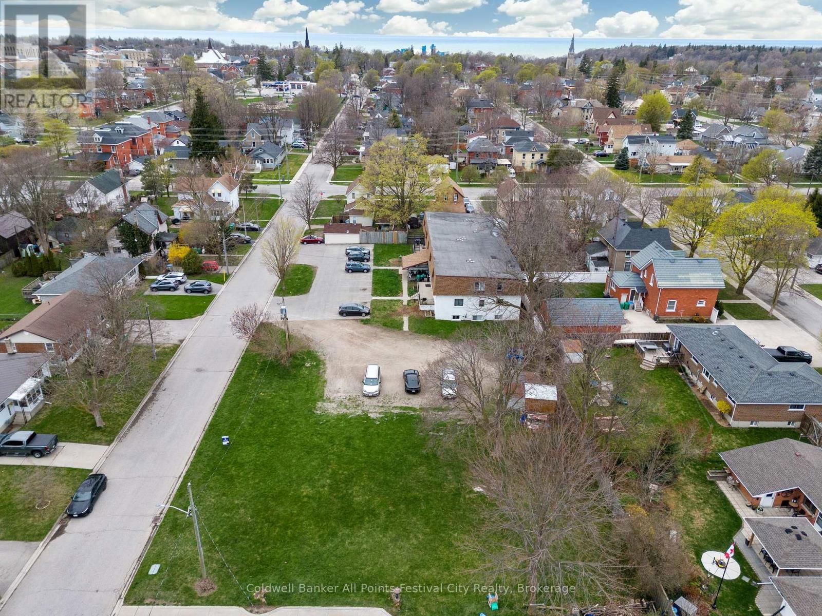 151 BRUCE STREET EAST Image 27