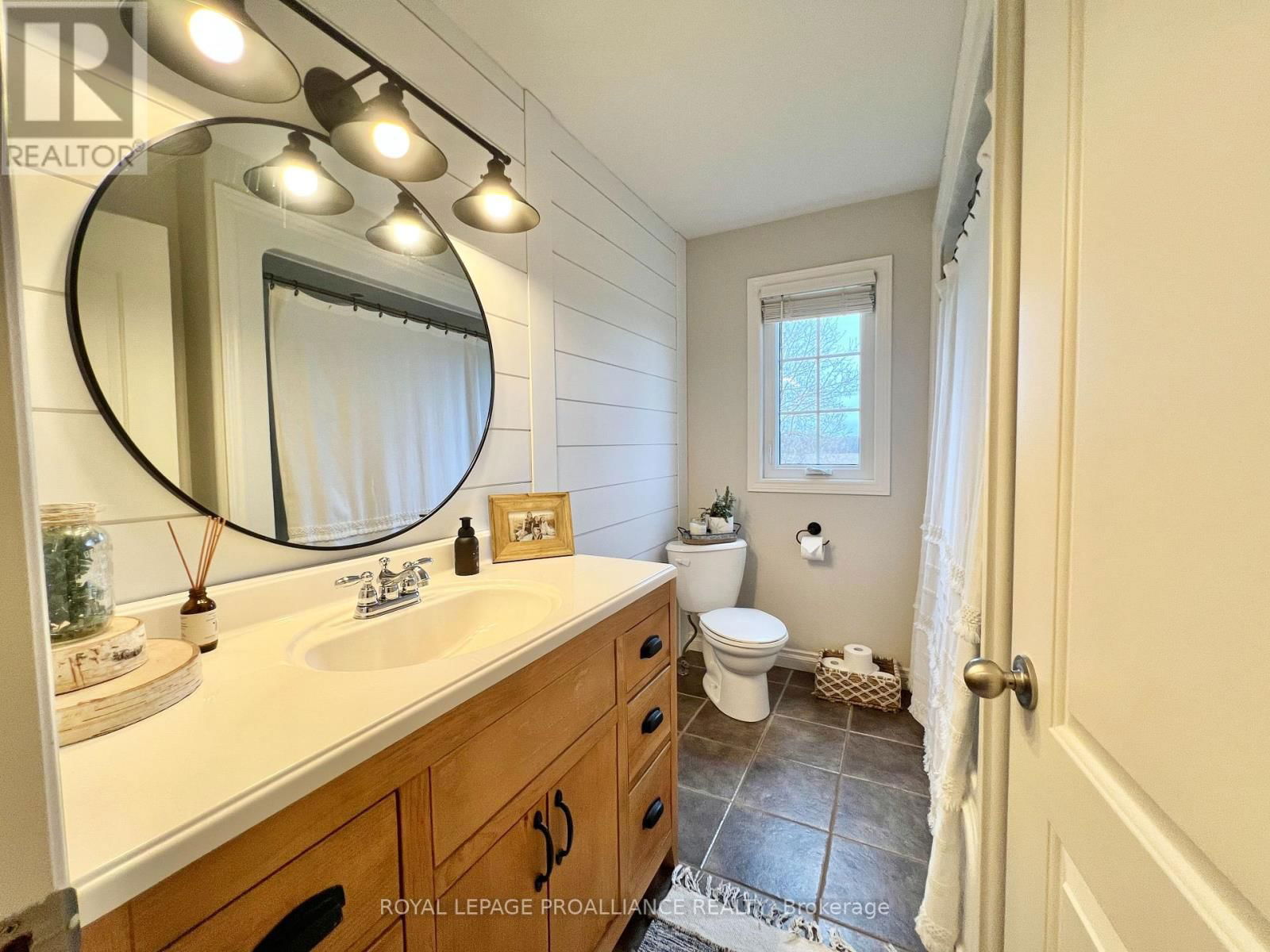 1575 CROOKSTON ROAD Image 17
