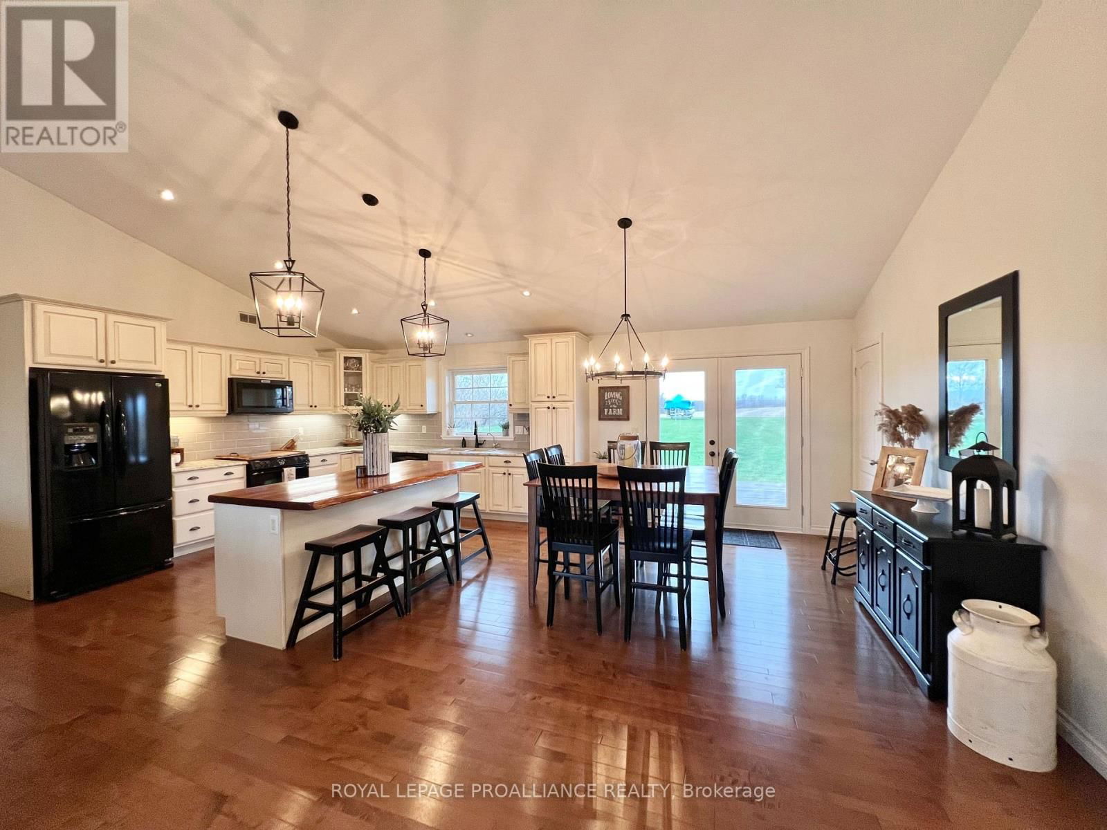 1575 CROOKSTON ROAD Image 7