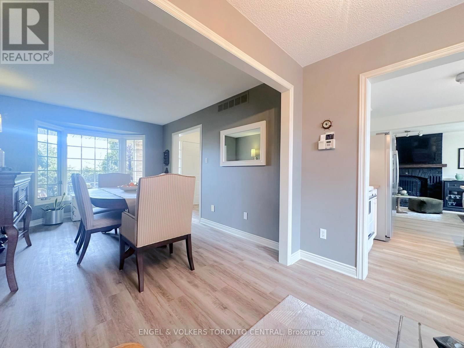 204 KILLARNEY GROVE Image 15