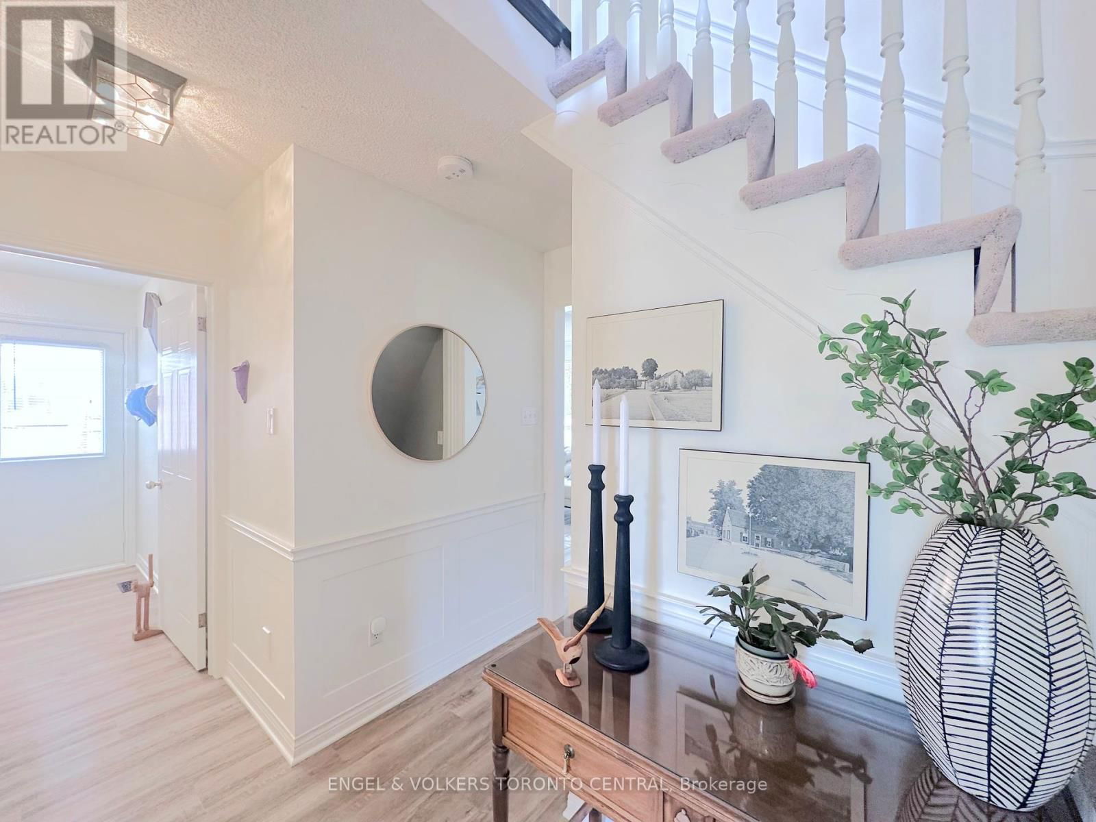 204 KILLARNEY GROVE Image 23