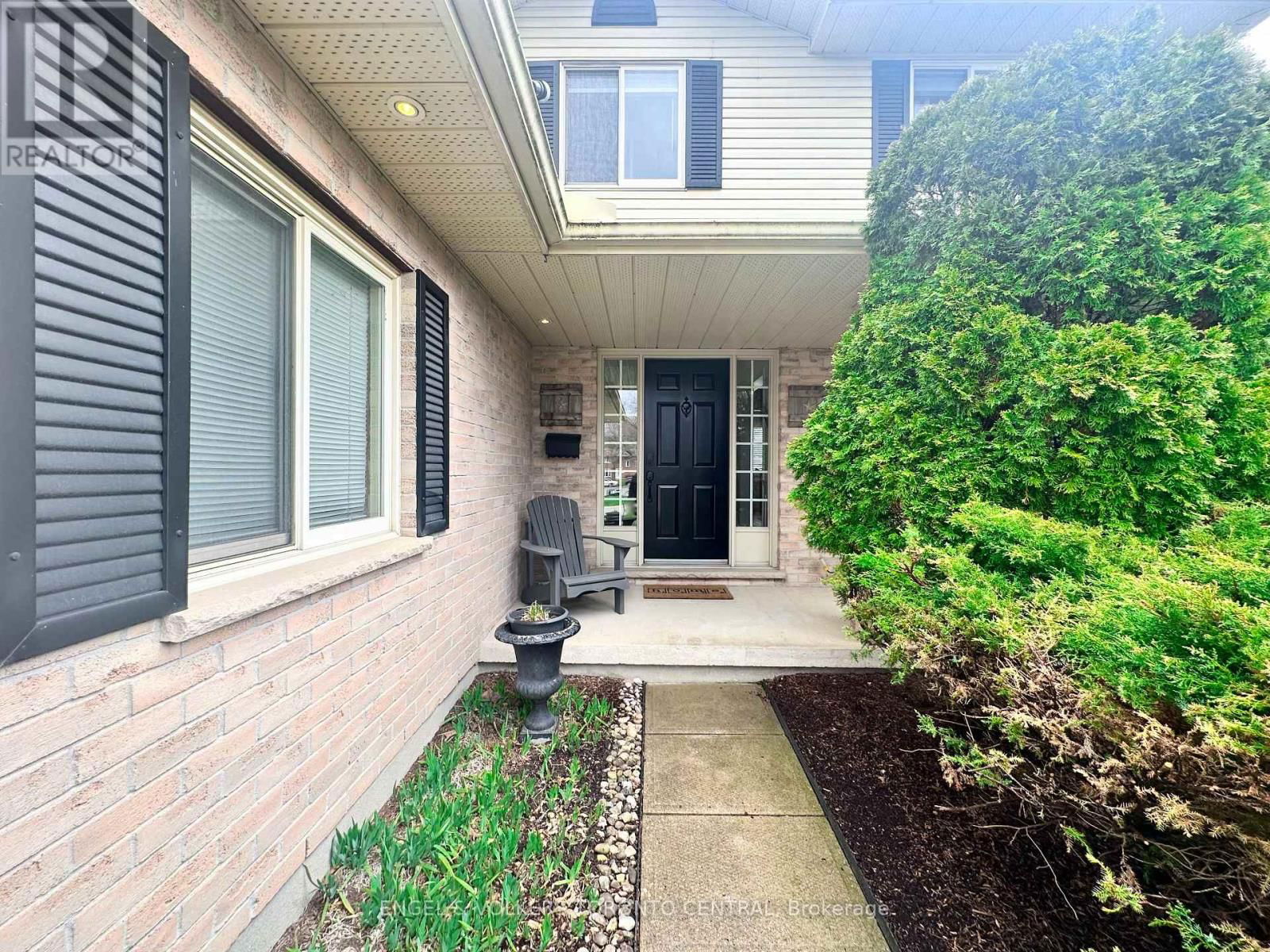 204 KILLARNEY GROVE Image 3