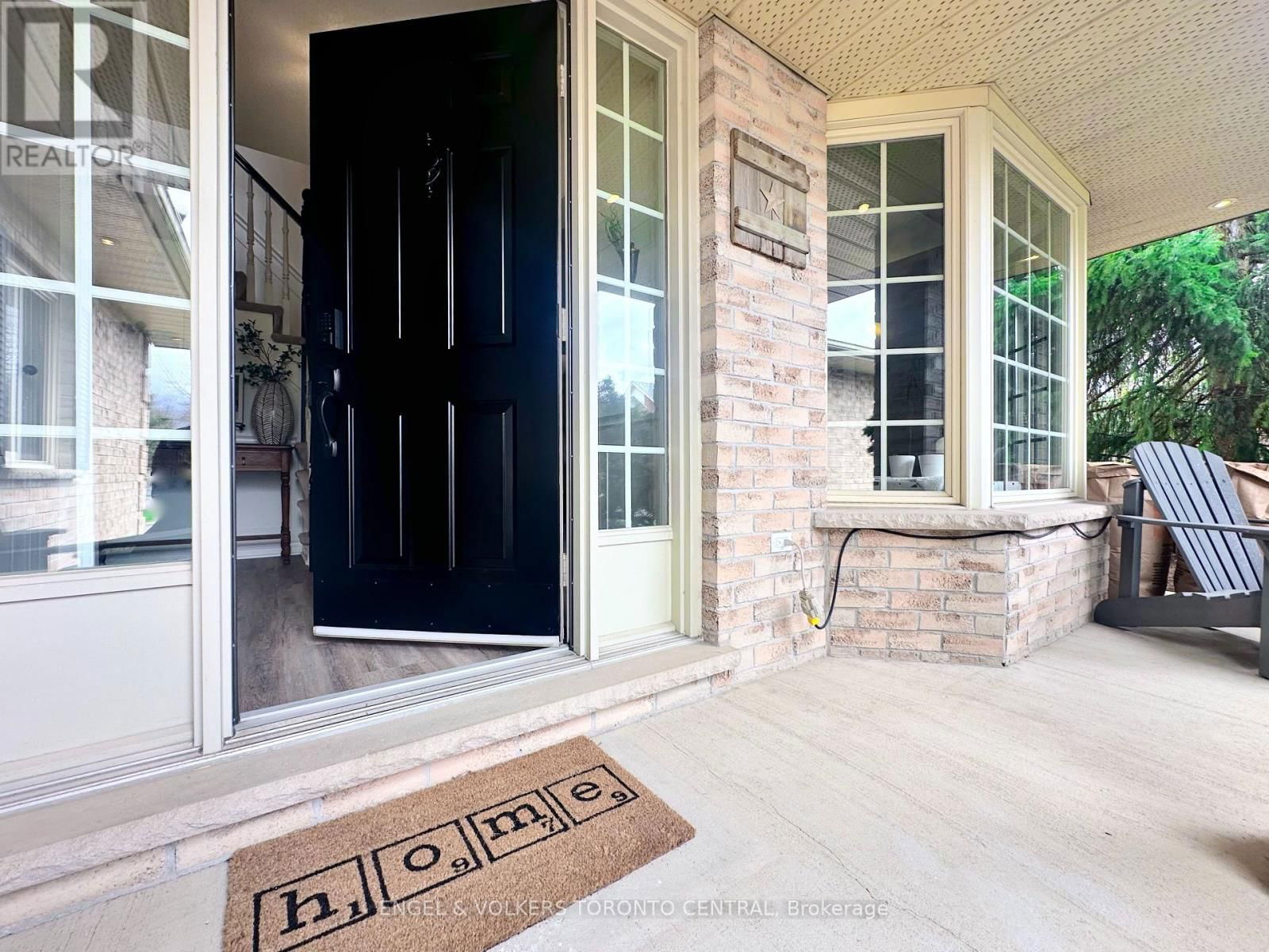 204 KILLARNEY GROVE Image 33