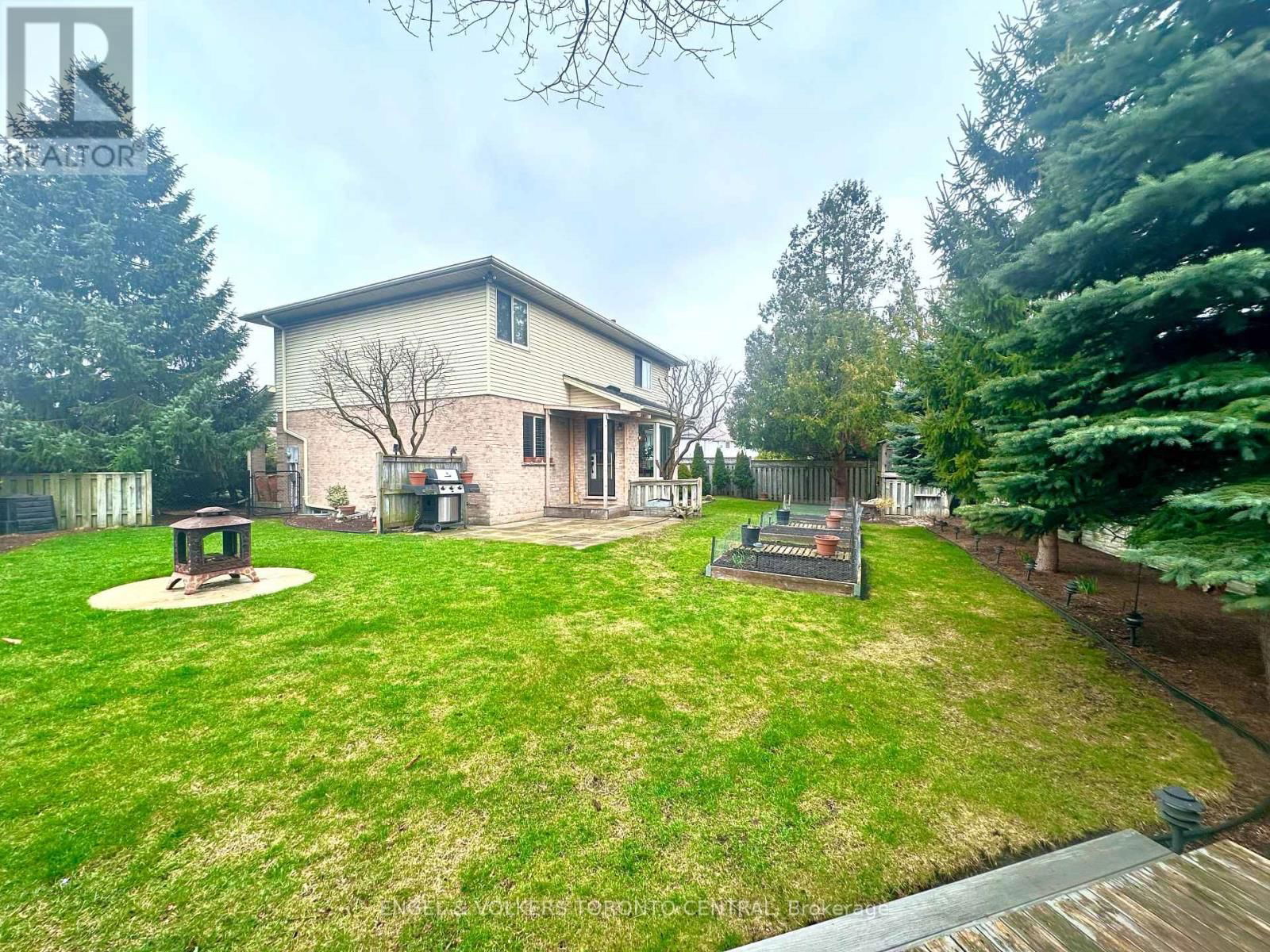 204 KILLARNEY GROVE Image 37