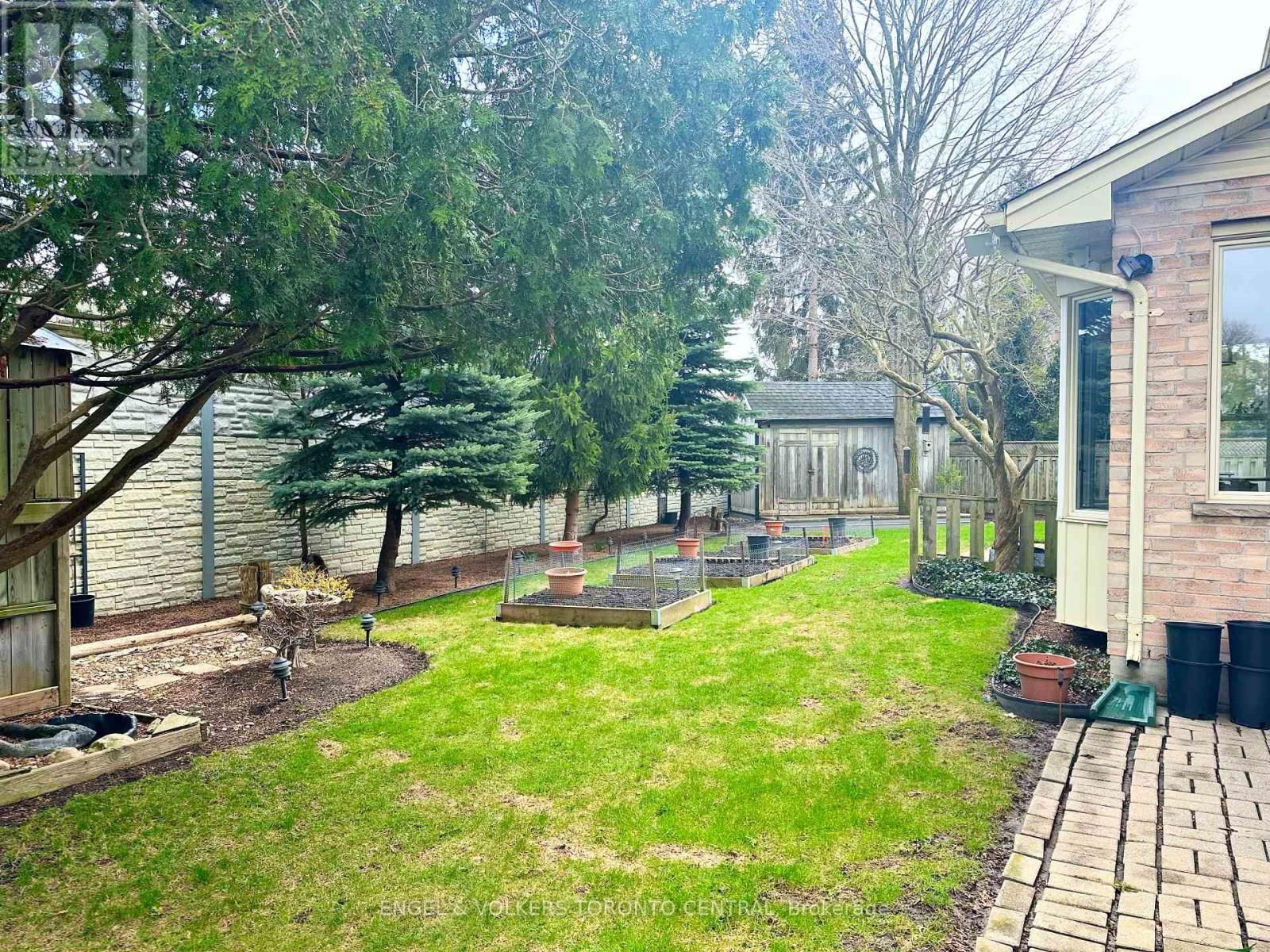 204 KILLARNEY GROVE Image 40