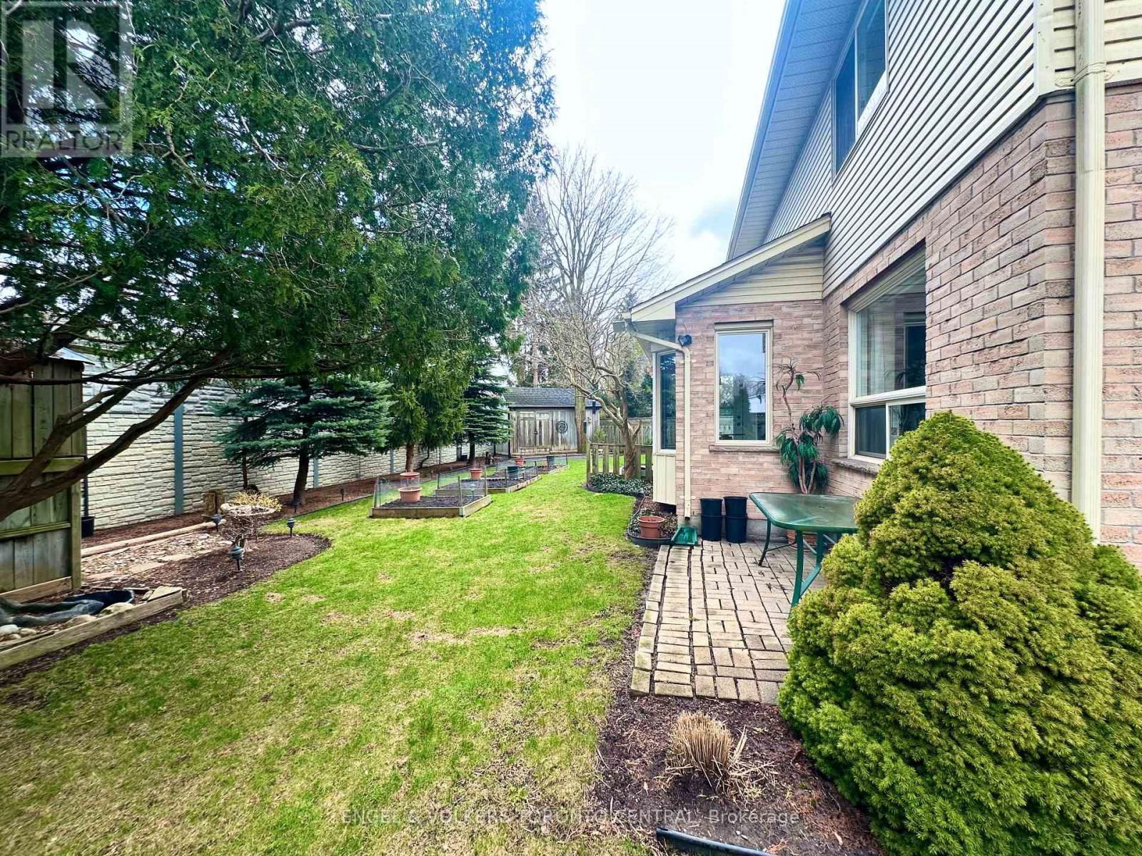 204 KILLARNEY GROVE Image 41