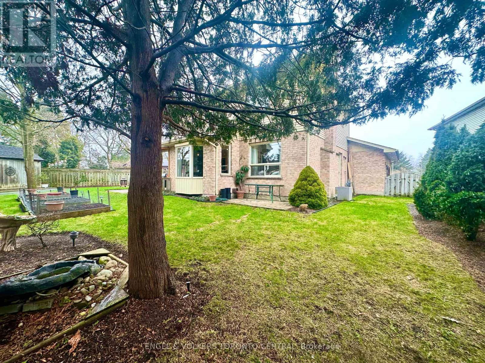 204 KILLARNEY GROVE Image 42