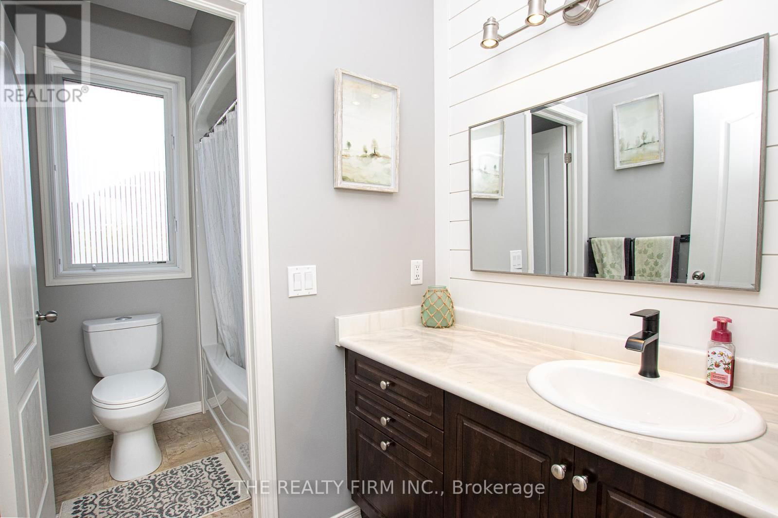 3 RODERICK COURT Image 19