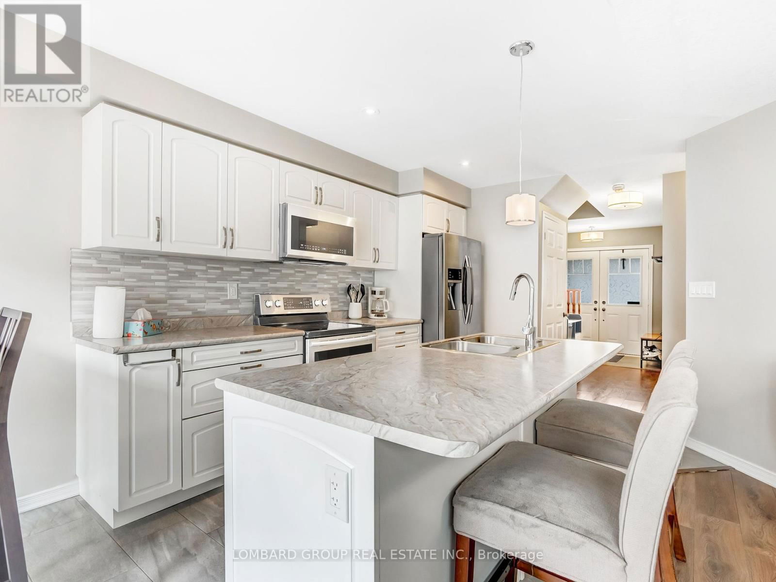 83 ARNOLD MARSHALL BOULEVARD Image 14