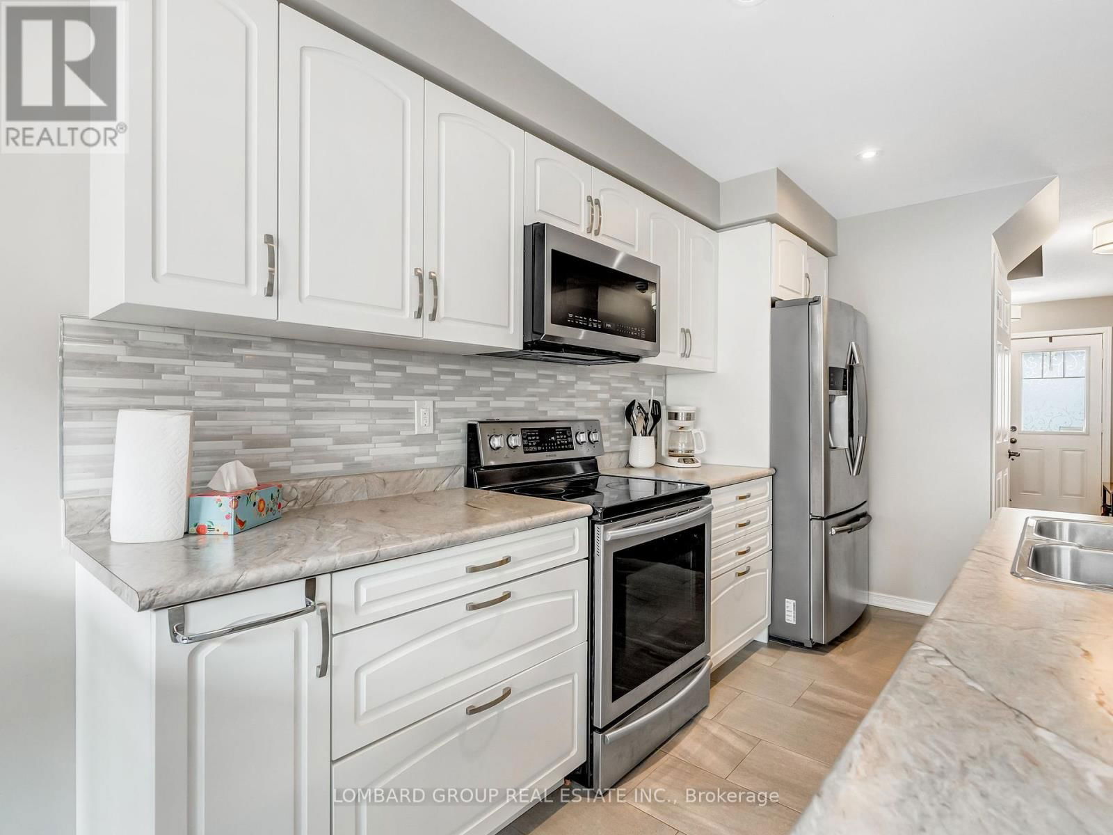 83 ARNOLD MARSHALL BOULEVARD Image 15