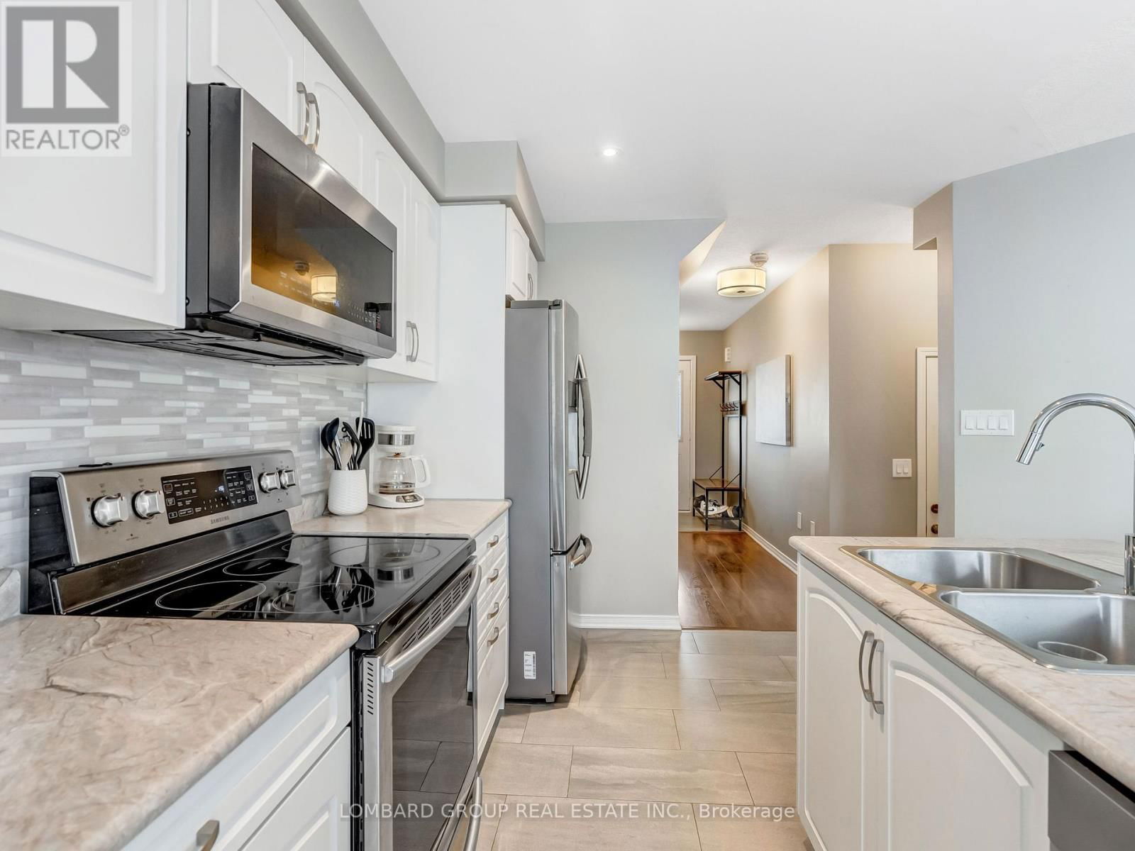 83 ARNOLD MARSHALL BOULEVARD Image 16