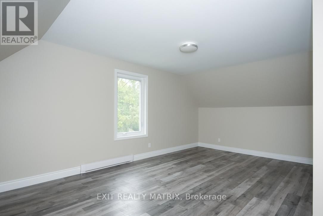 Unit 2 - 1429 MEADOW DRIVE Image 18