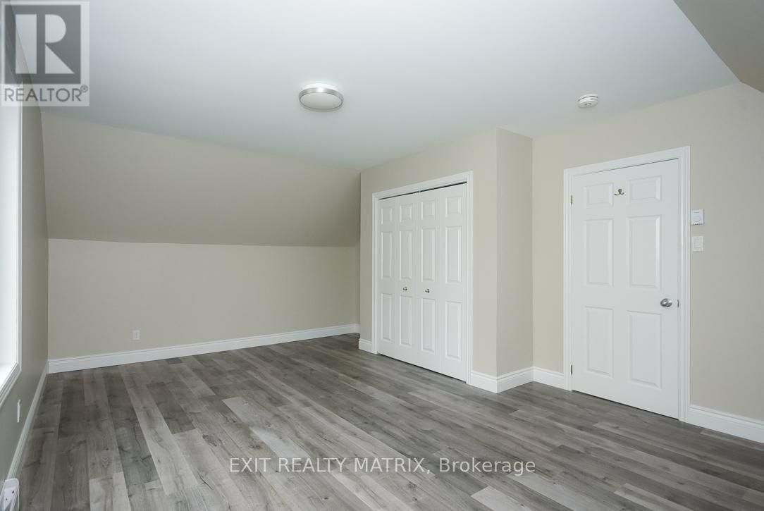 Unit 2 - 1429 MEADOW DRIVE Image 19