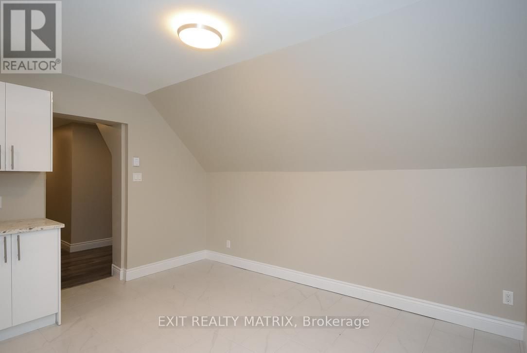 Unit 2 - 1429 MEADOW DRIVE Image 29