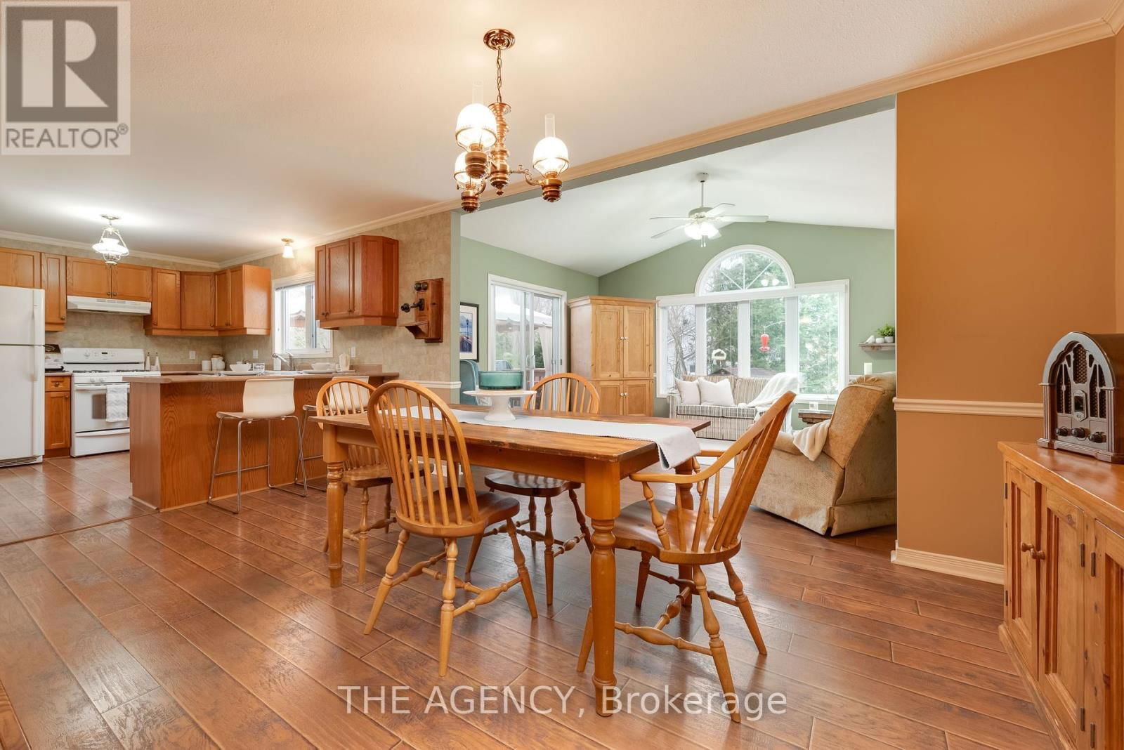 5 SPRINGWOOD CRESCENT Image 4