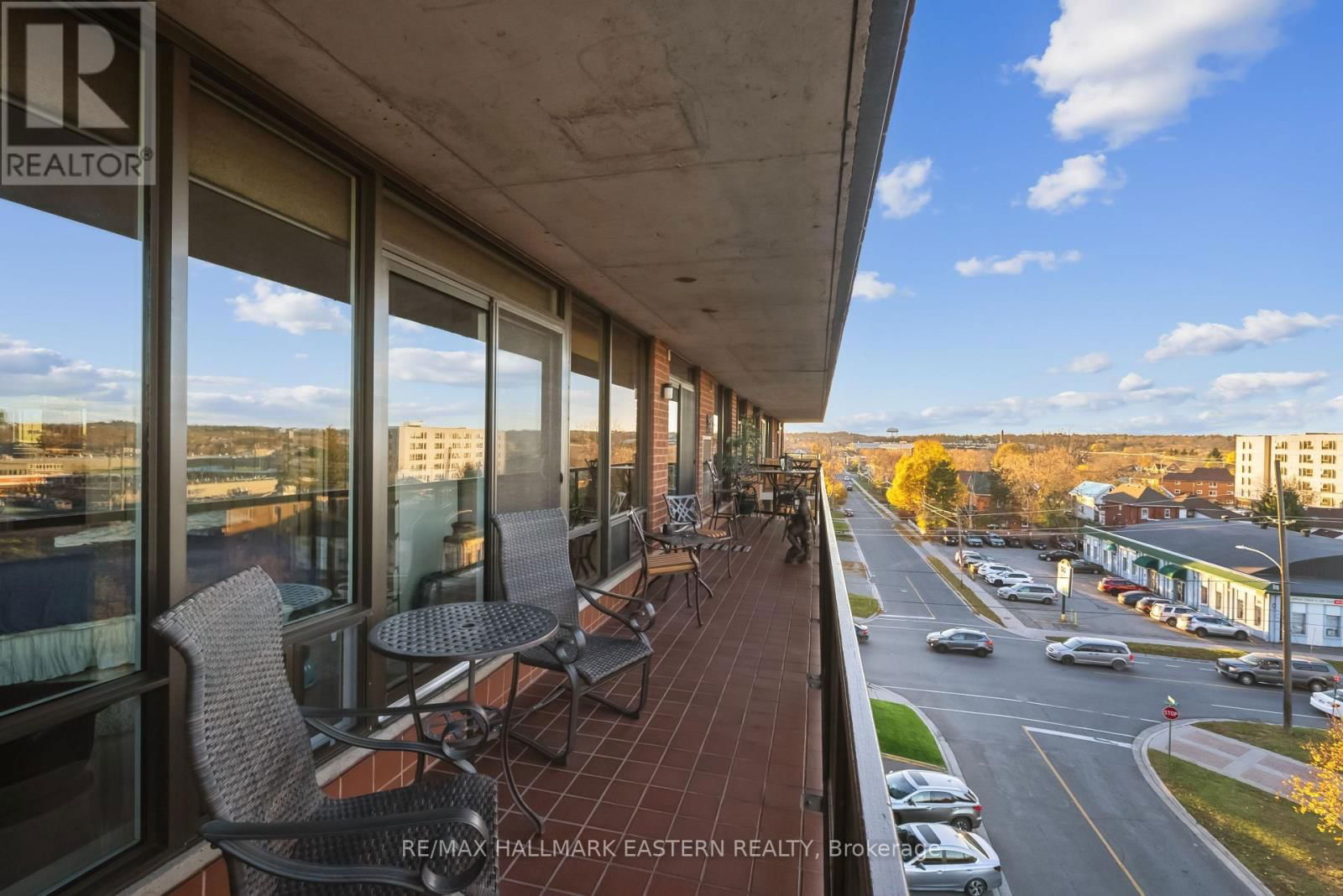 502 - 2 GEORGE STREET NORTH Image 23