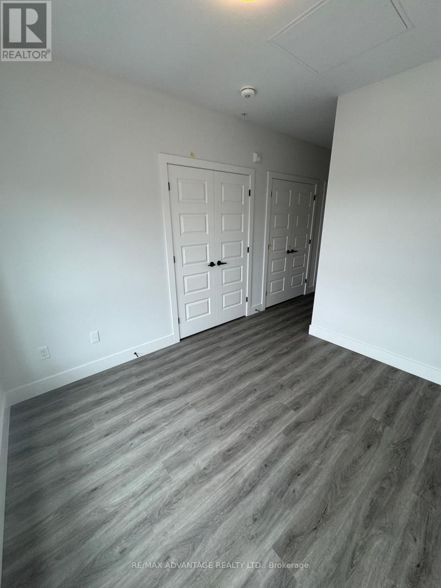 412 - 1000 LACKNER PLACE Image 11