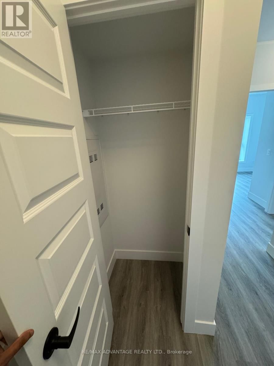 412 - 1000 LACKNER PLACE Image 17