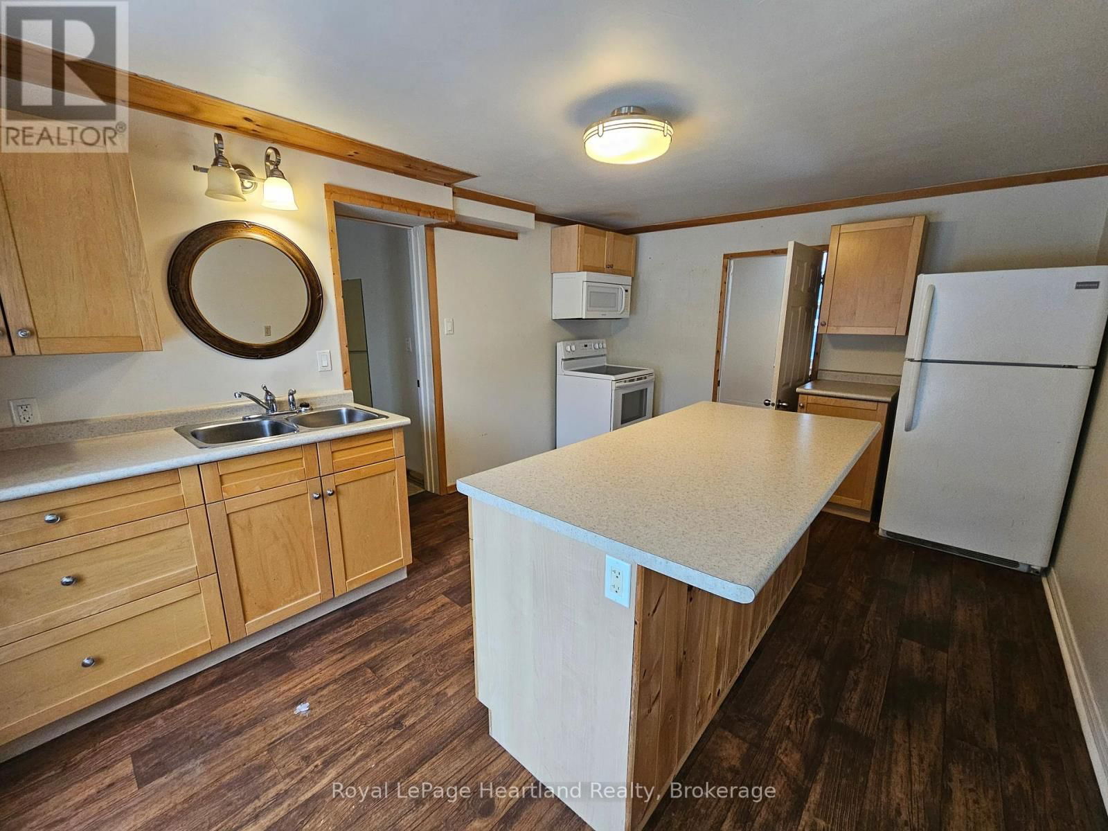 Apt. B - 43 TRAFALGAR STREET Image 2