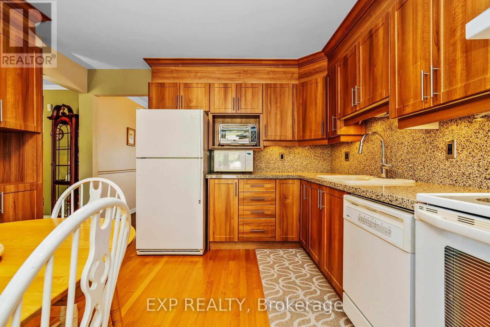 69 LONGDEN PLACE Image 18