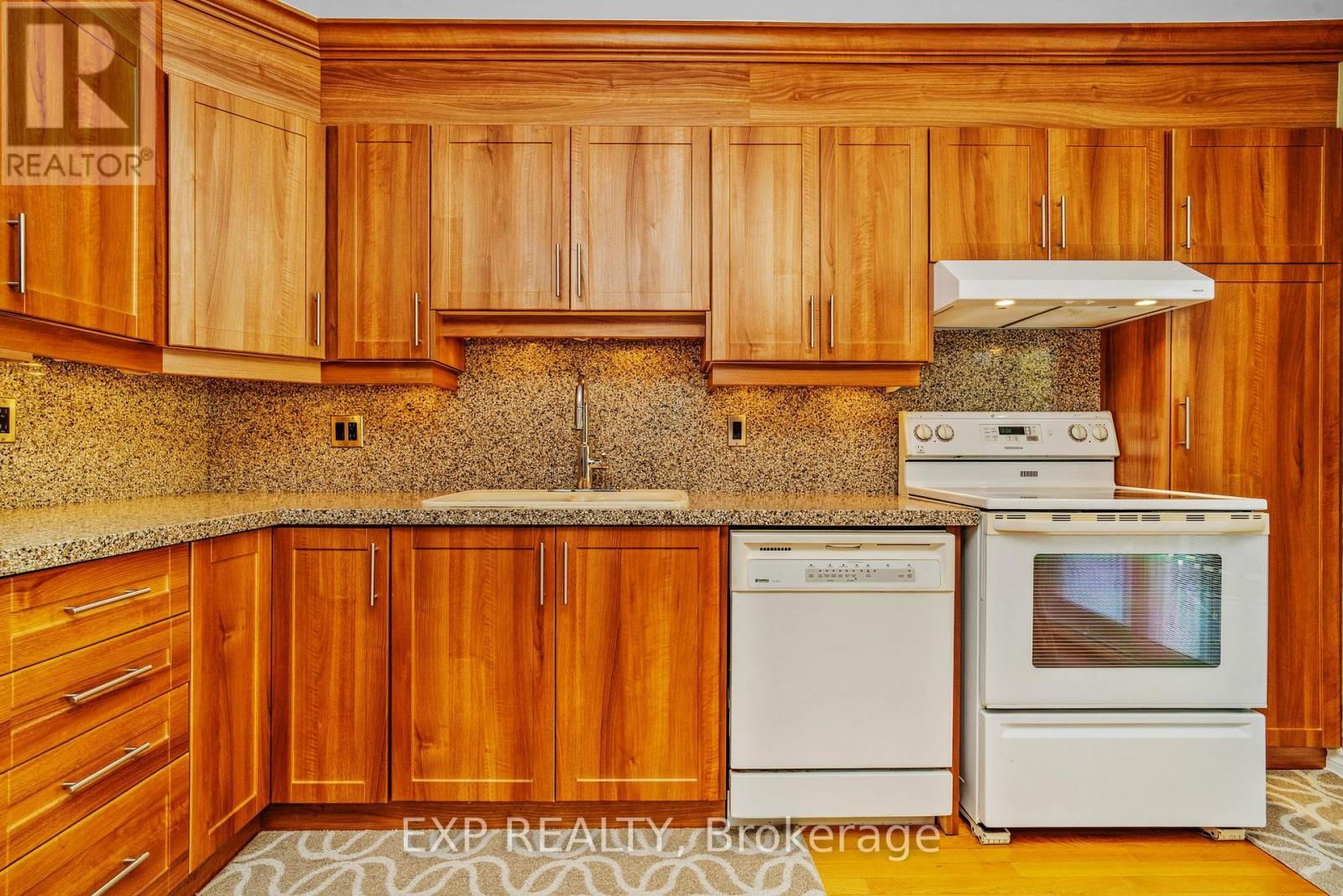 69 LONGDEN PLACE Image 19