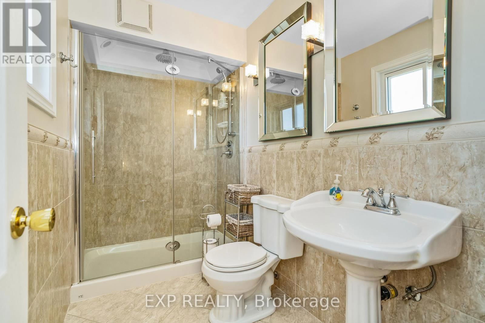69 LONGDEN PLACE Image 26