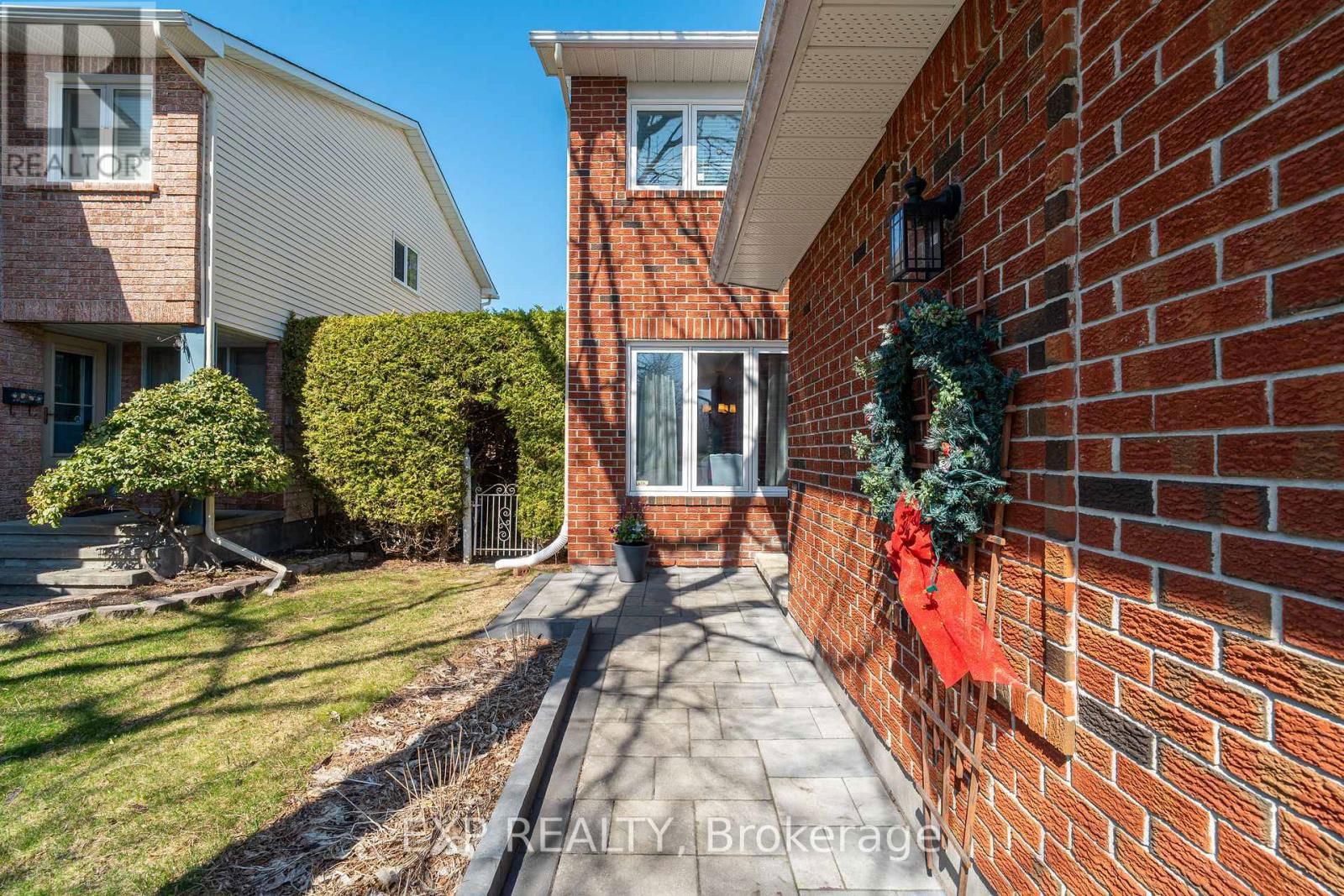 69 LONGDEN PLACE Image 3