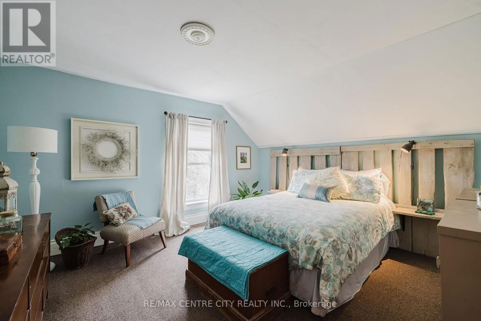 21266 THAMES ROAD Image 20