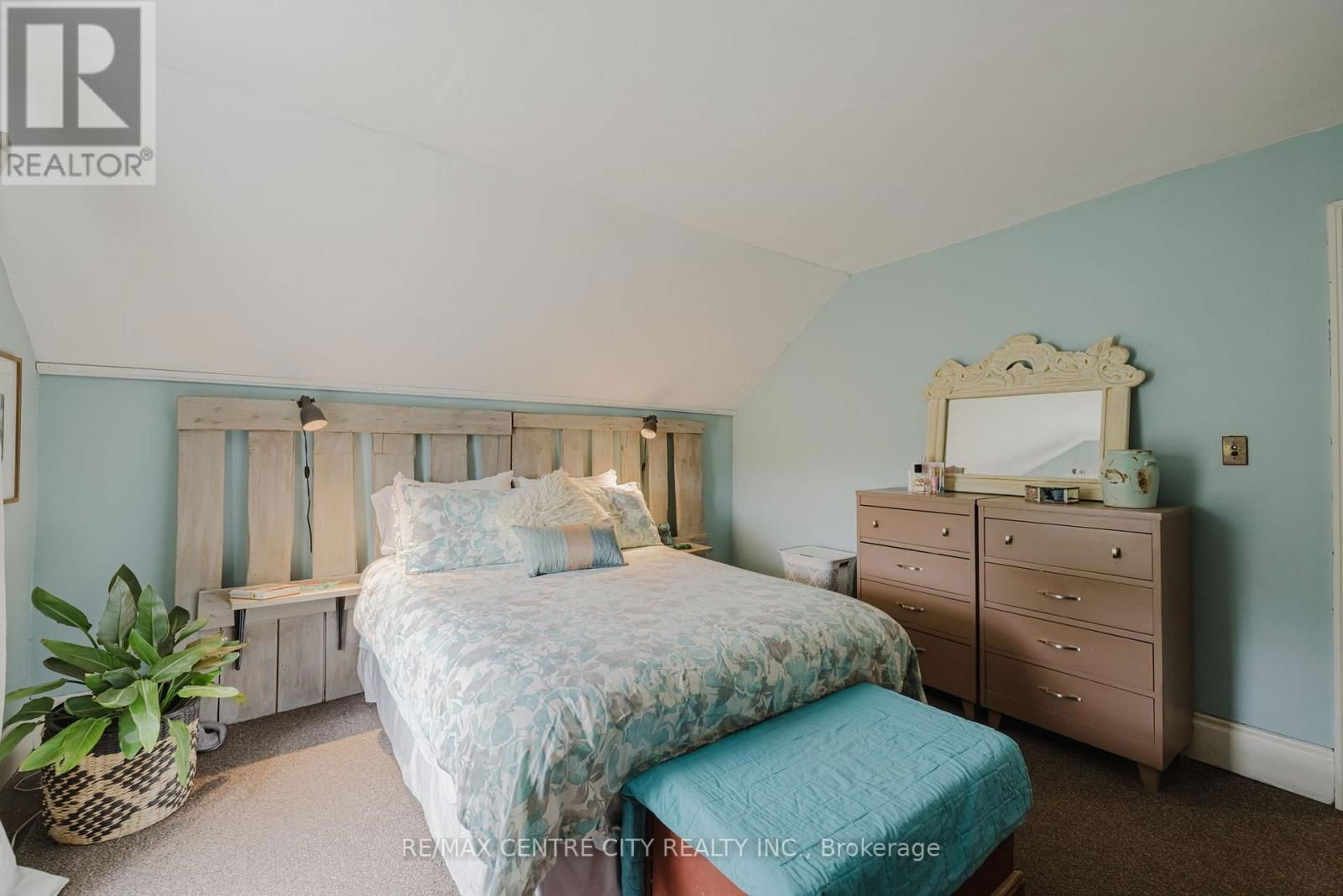 21266 THAMES ROAD Image 21