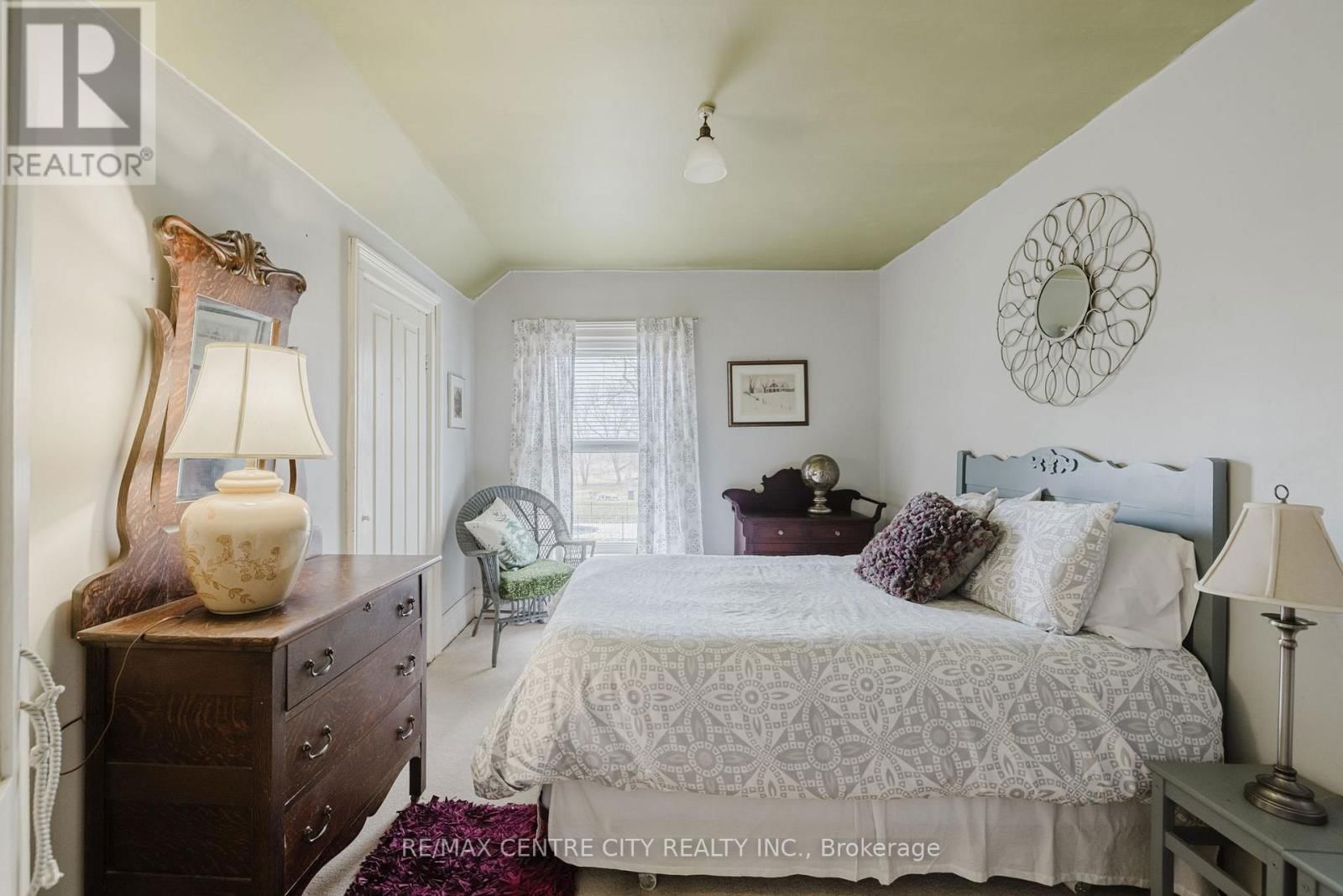 21266 THAMES ROAD Image 27