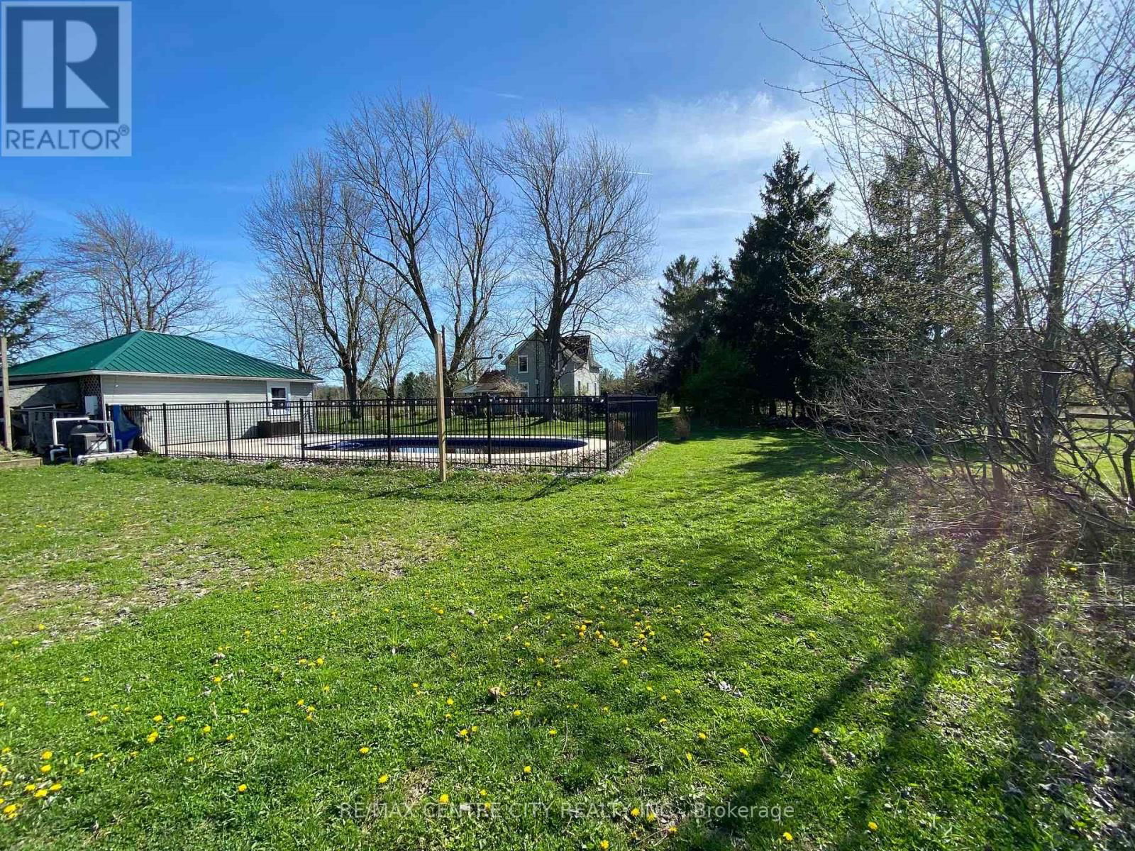 21266 THAMES ROAD Image 31