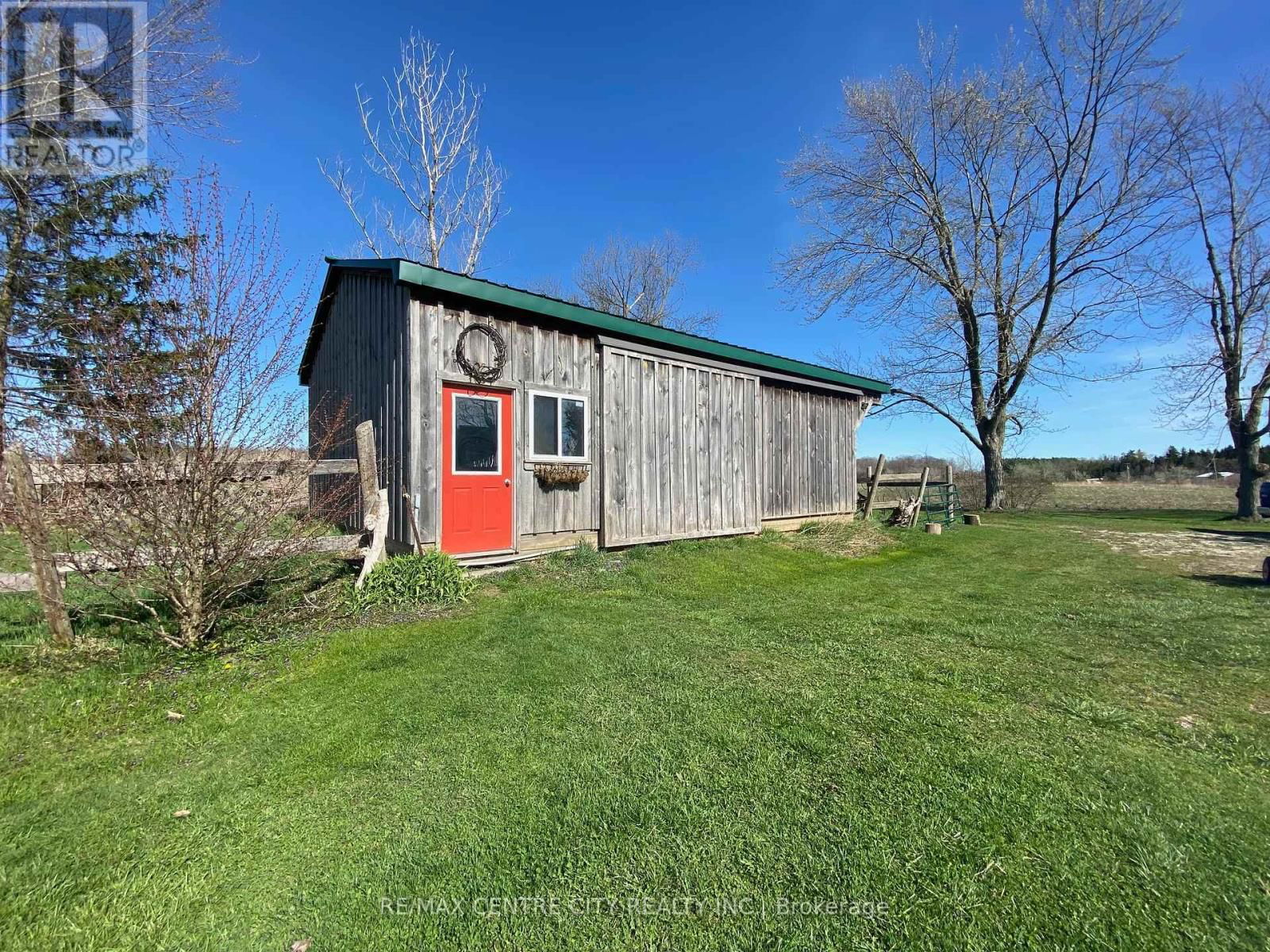 21266 THAMES ROAD Image 32