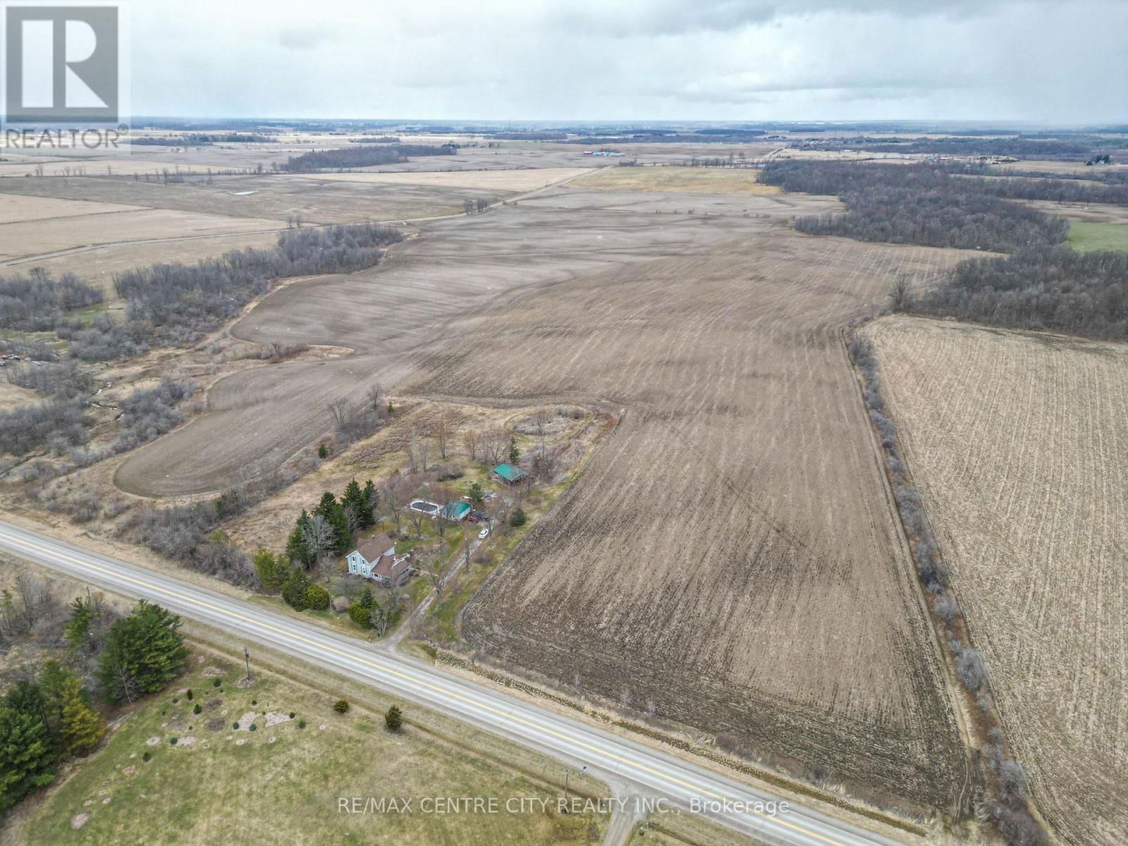 21266 THAMES ROAD Image 36