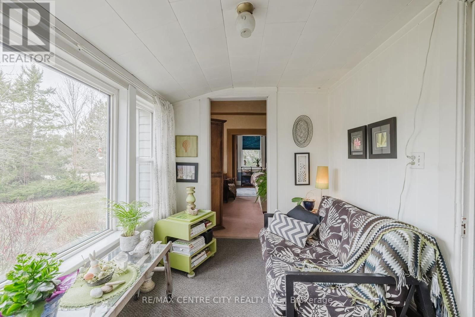 21266 THAMES ROAD Image 4