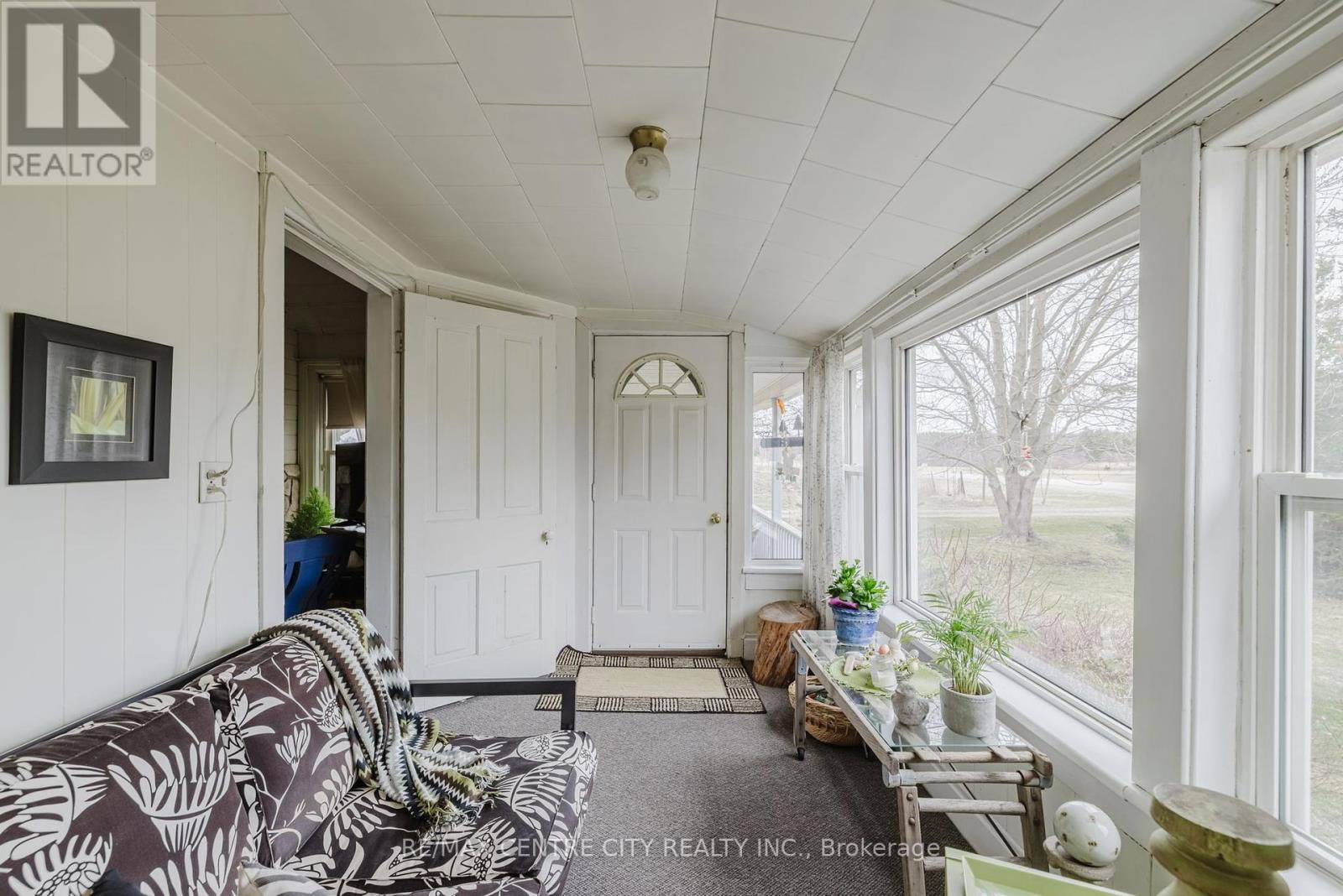 21266 THAMES ROAD Image 5