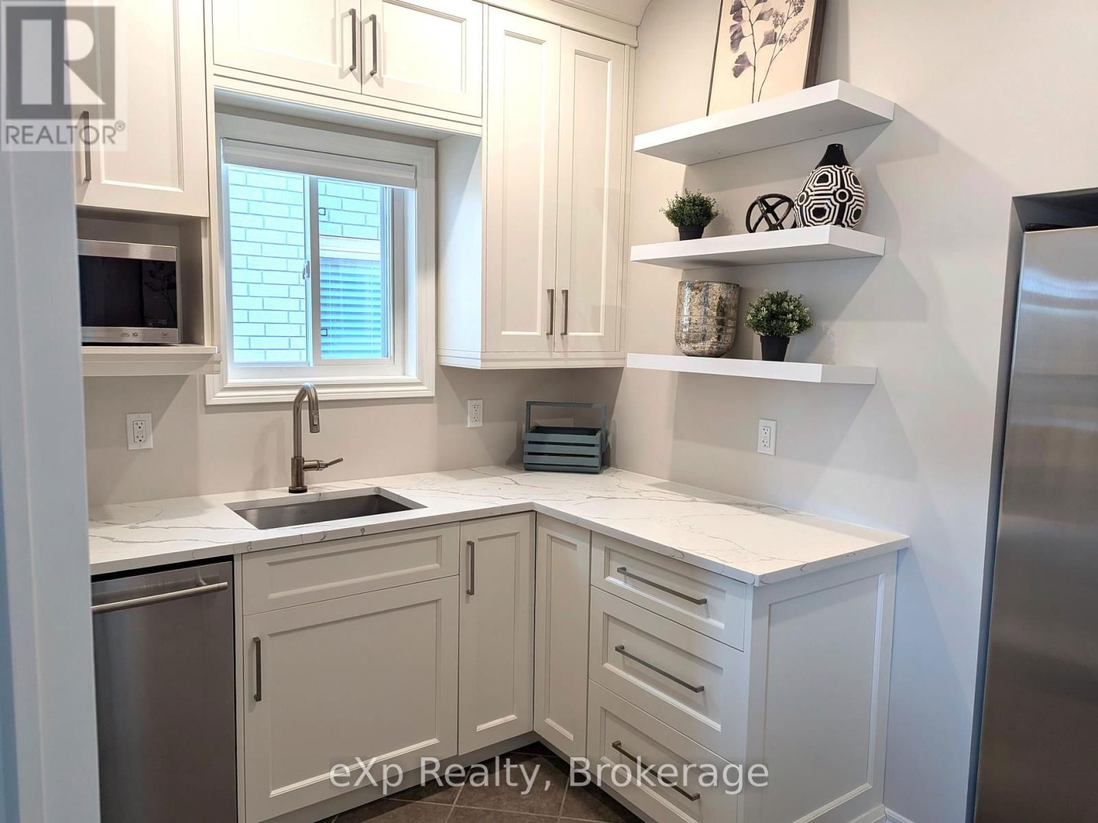93 VAUGHAN STREET Image 10
