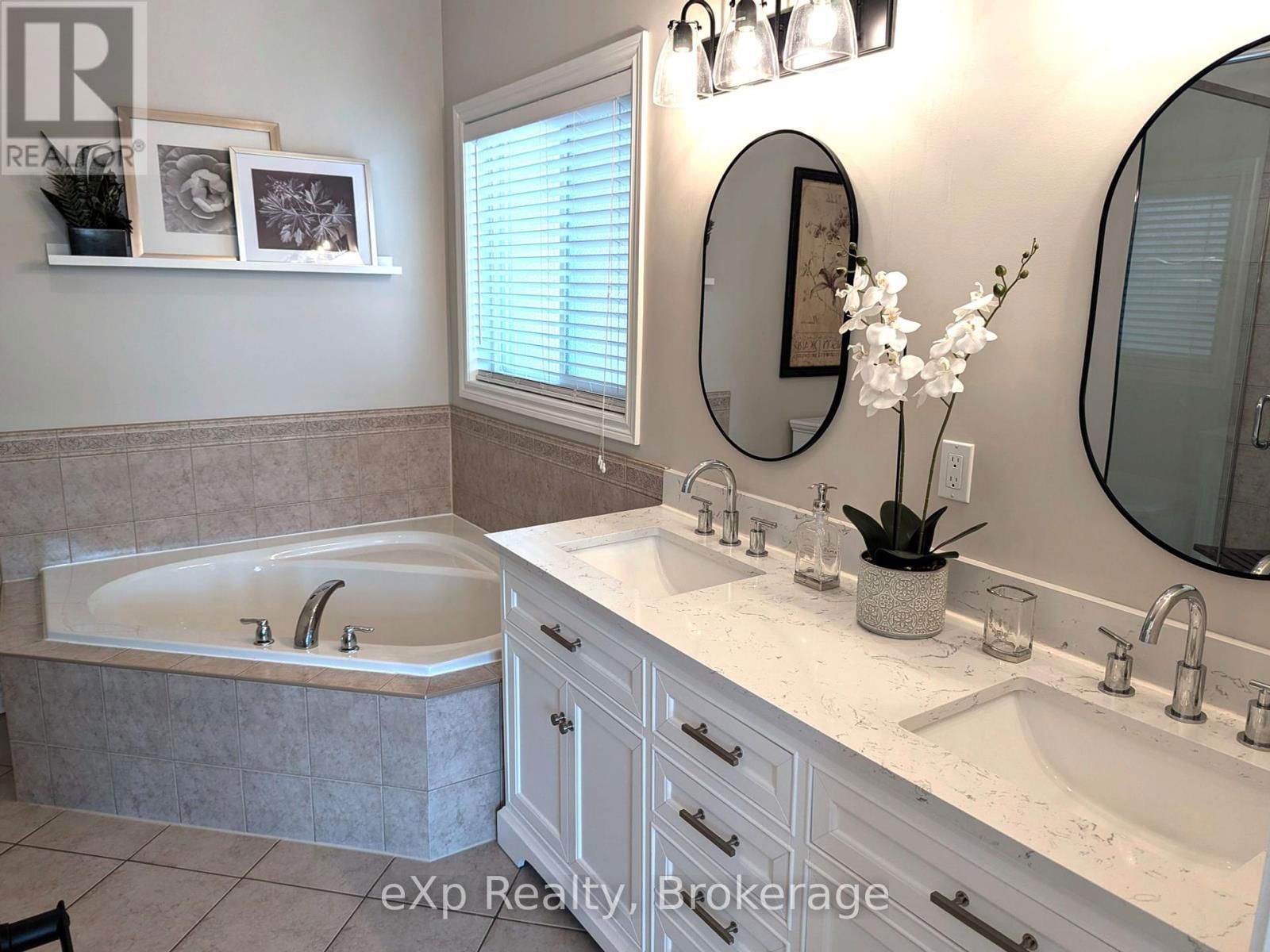 93 VAUGHAN STREET Image 21